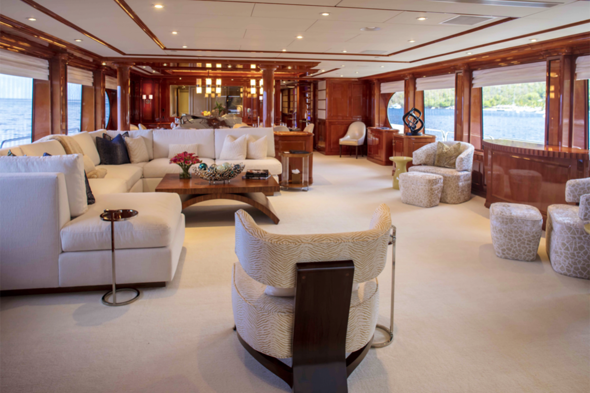 Interior - 0/24
