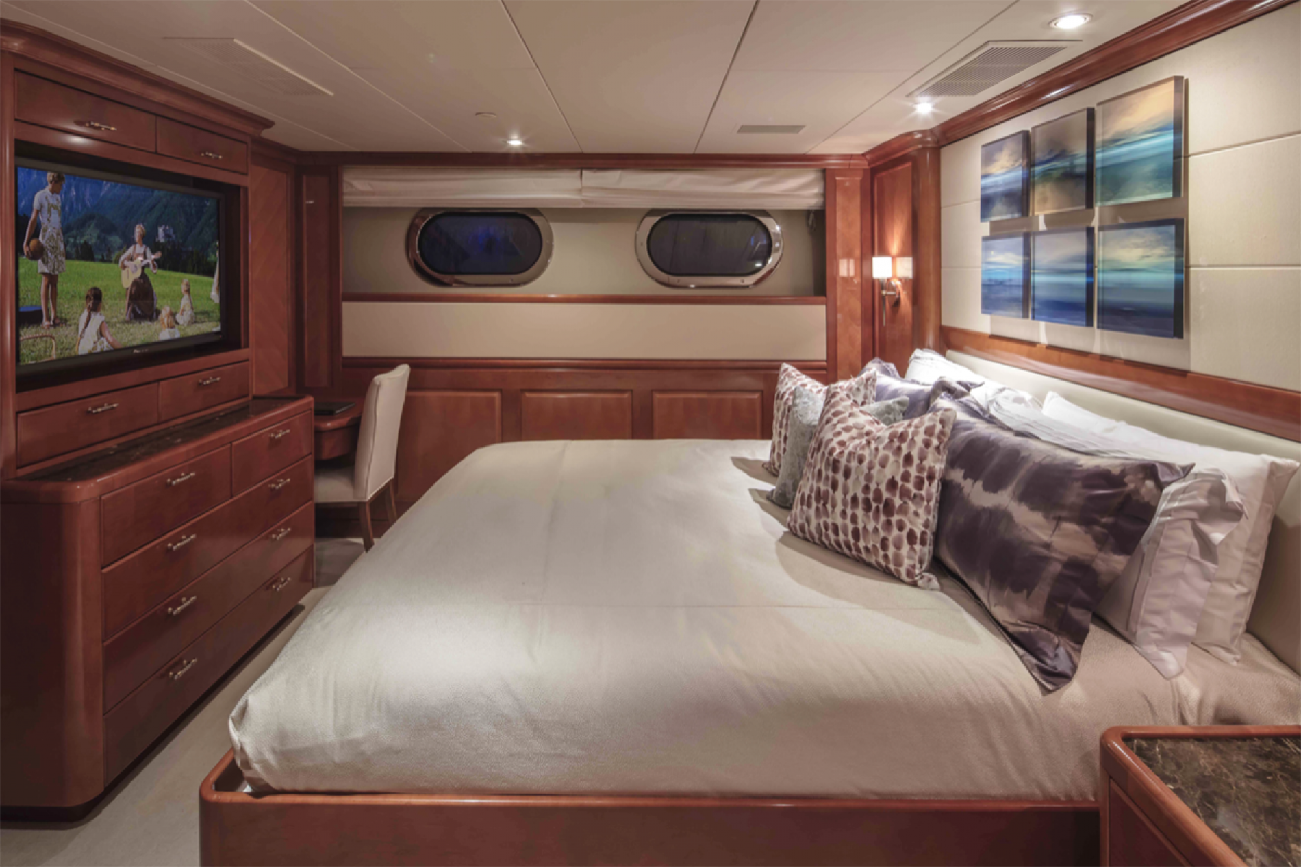 Interior - 13/24
