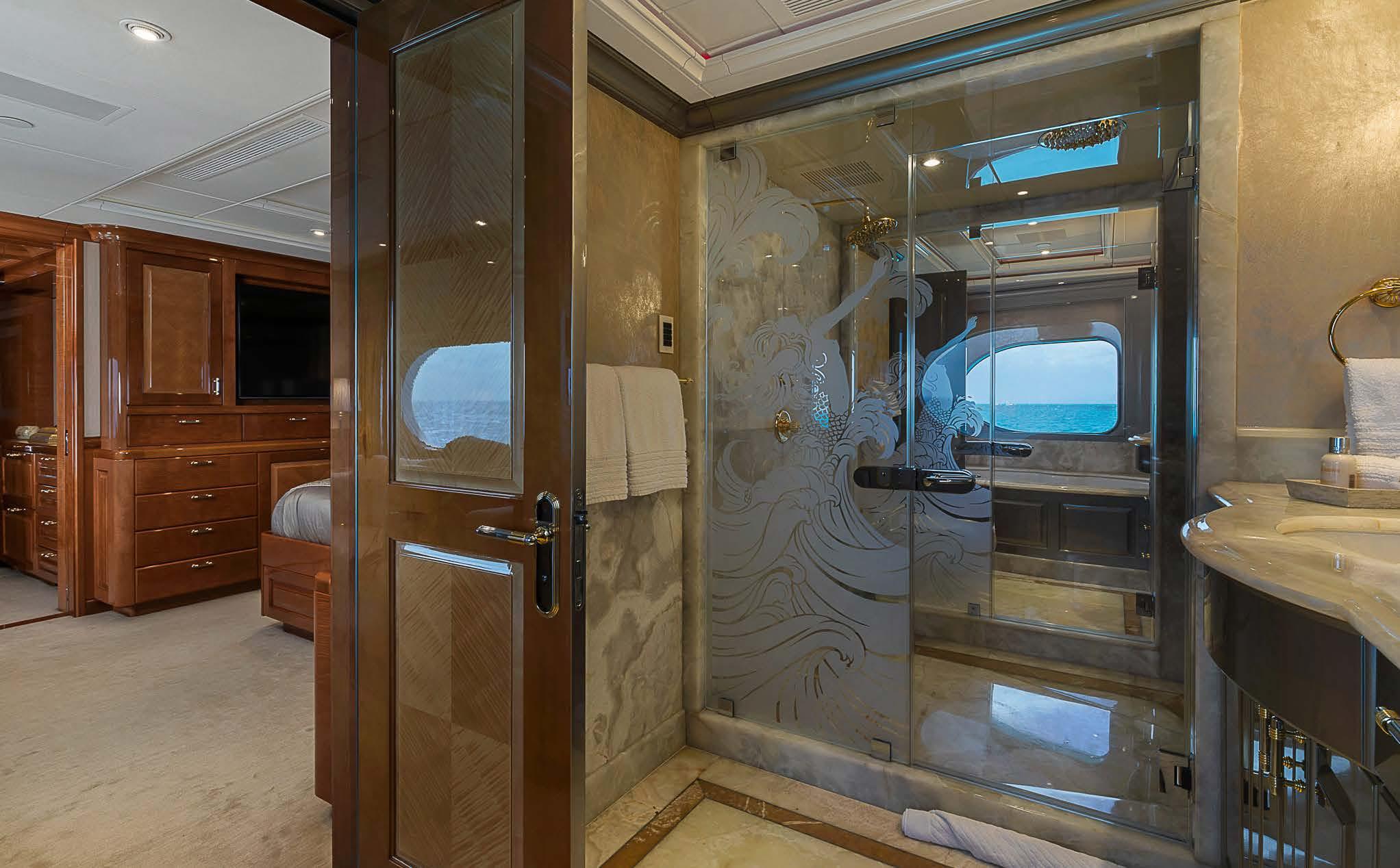 Interior - 18/24