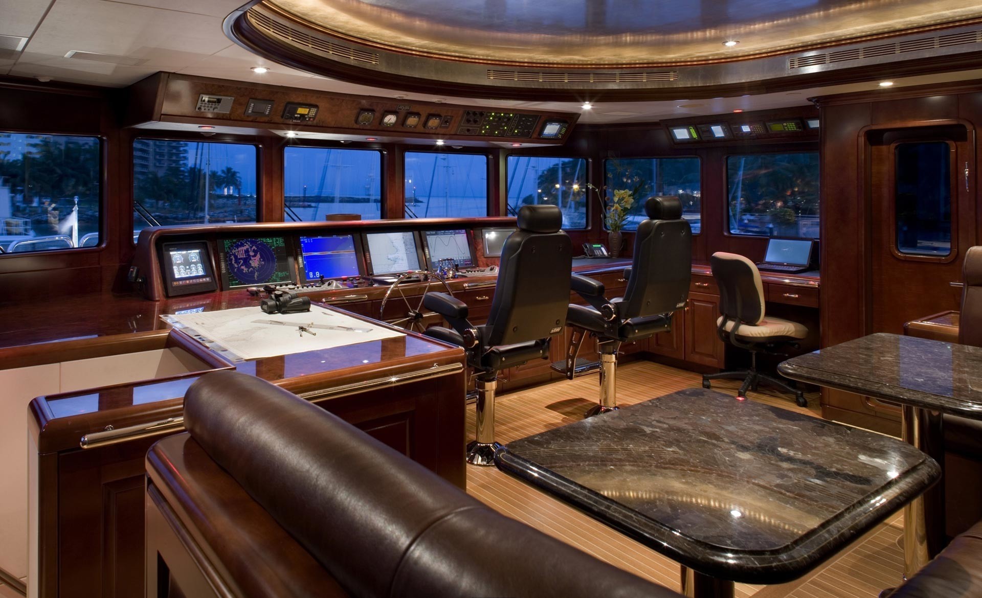 Interior - 23/24