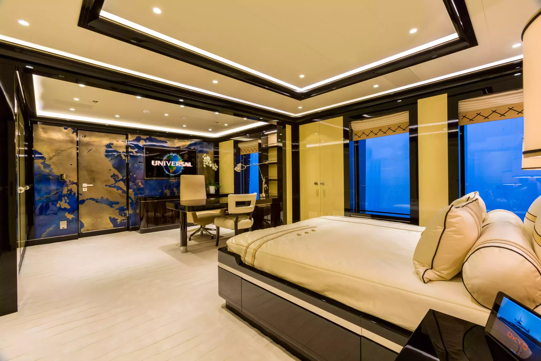Interior - 23/50