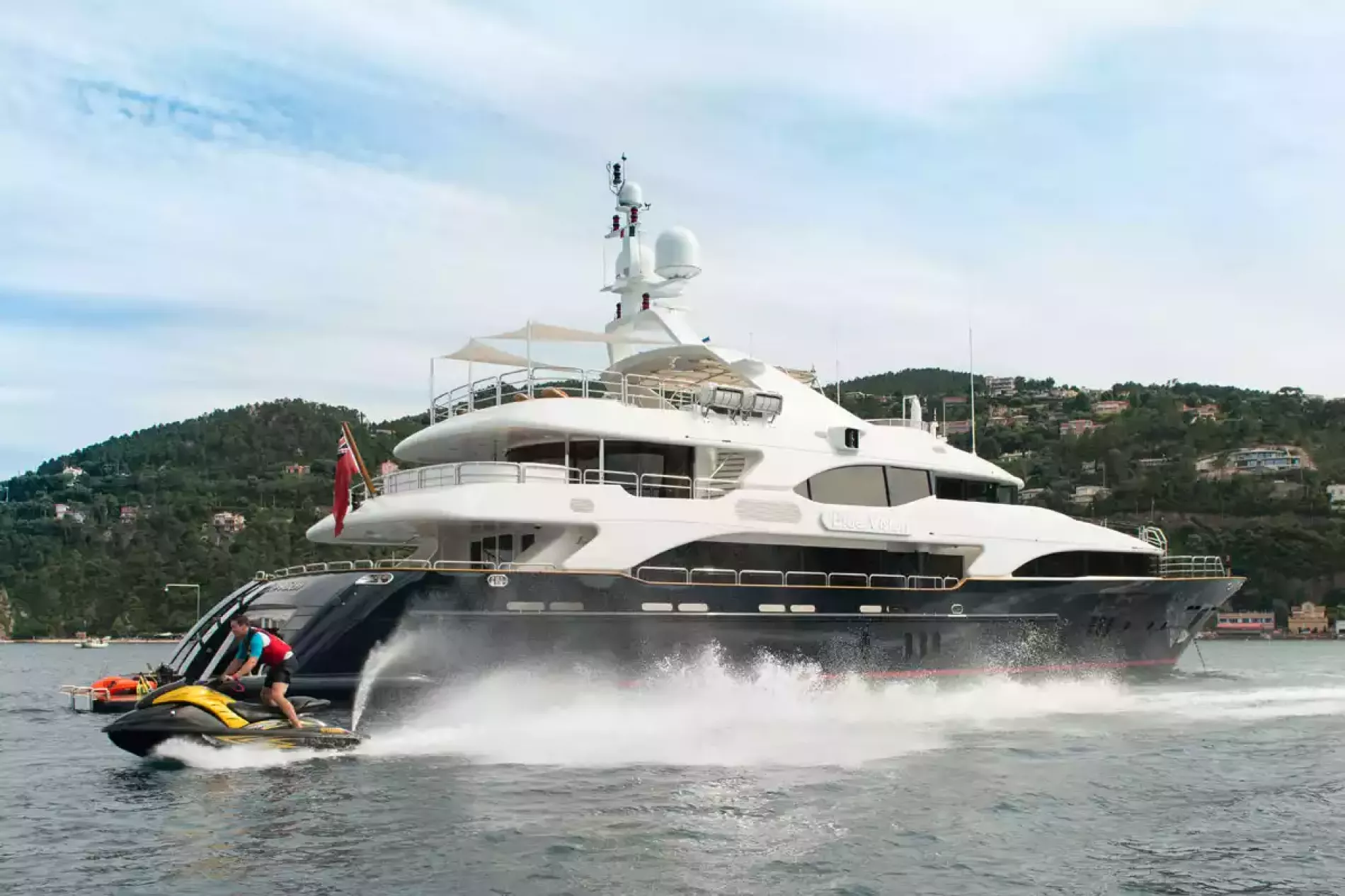 Exterior - 4/34