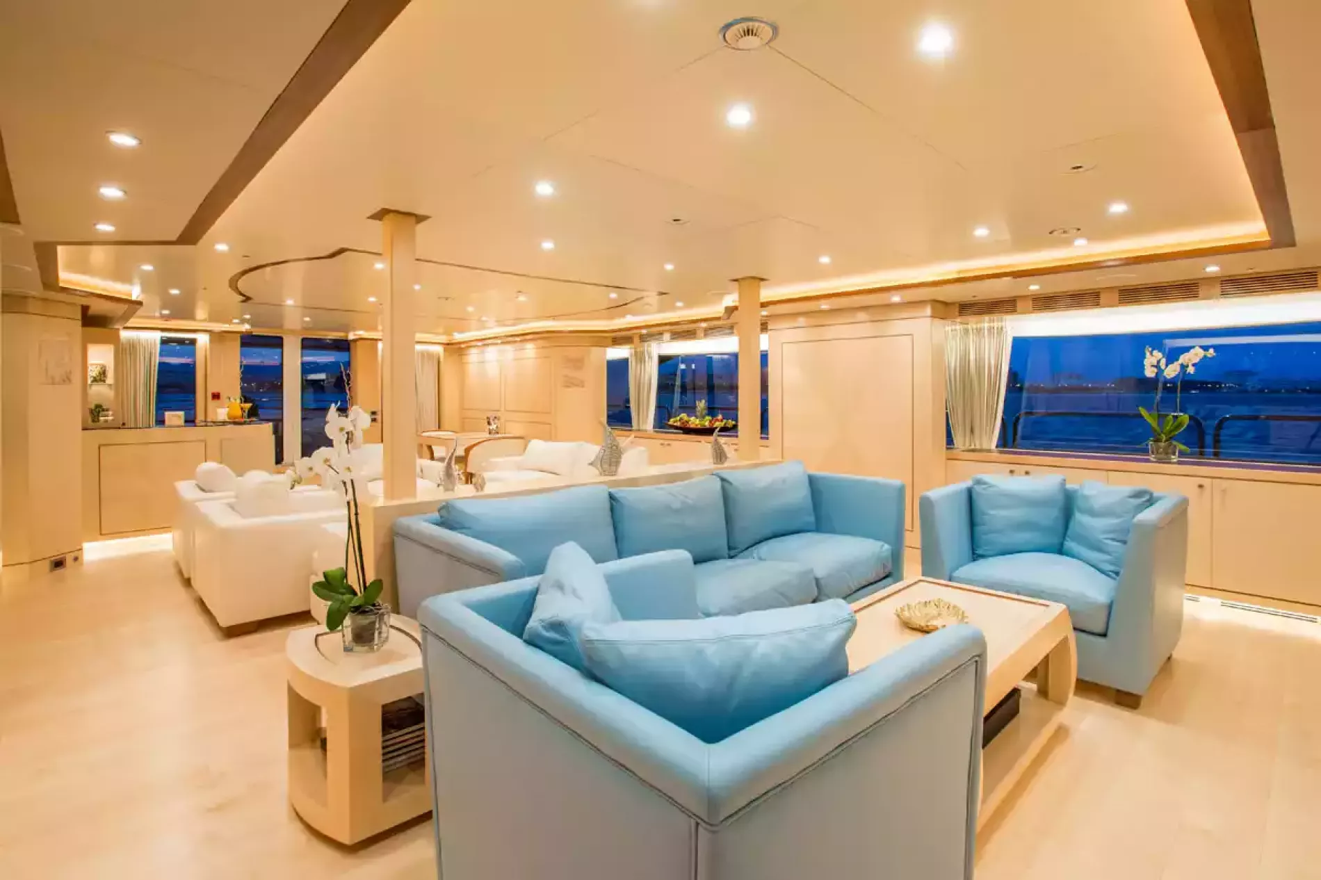 Interior - 10/33