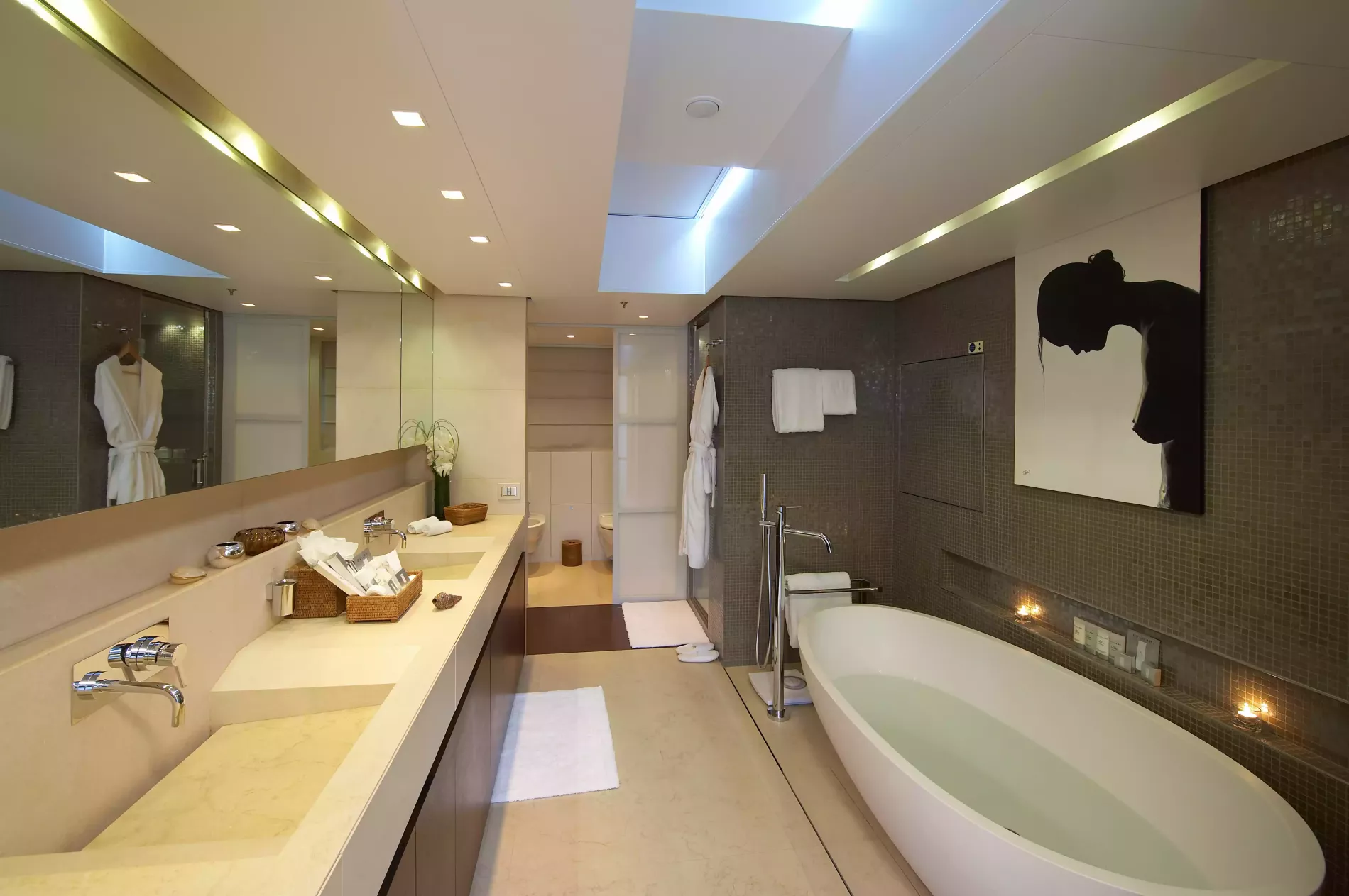 Interior - 19/29
