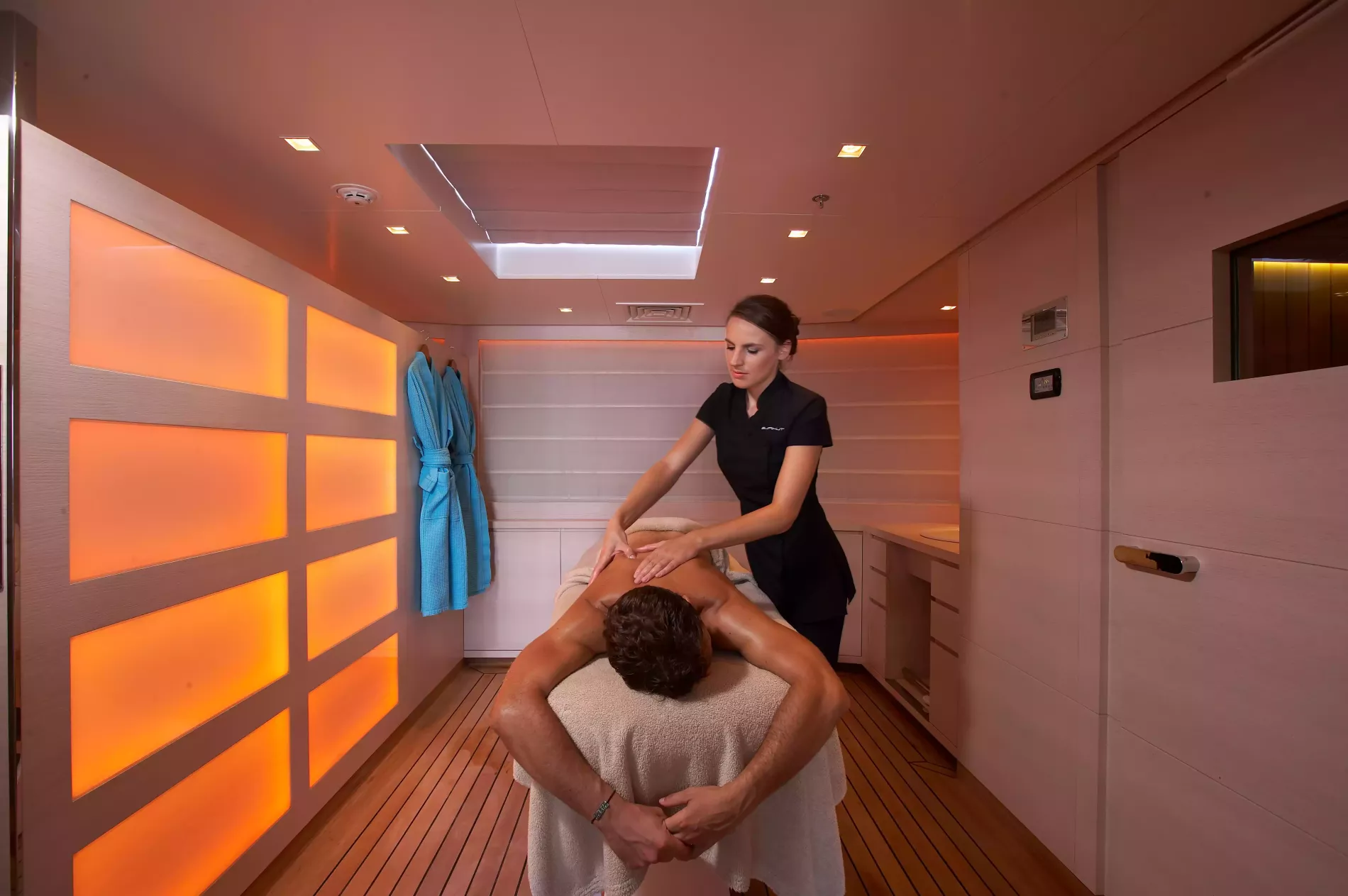 Interior - 26/29