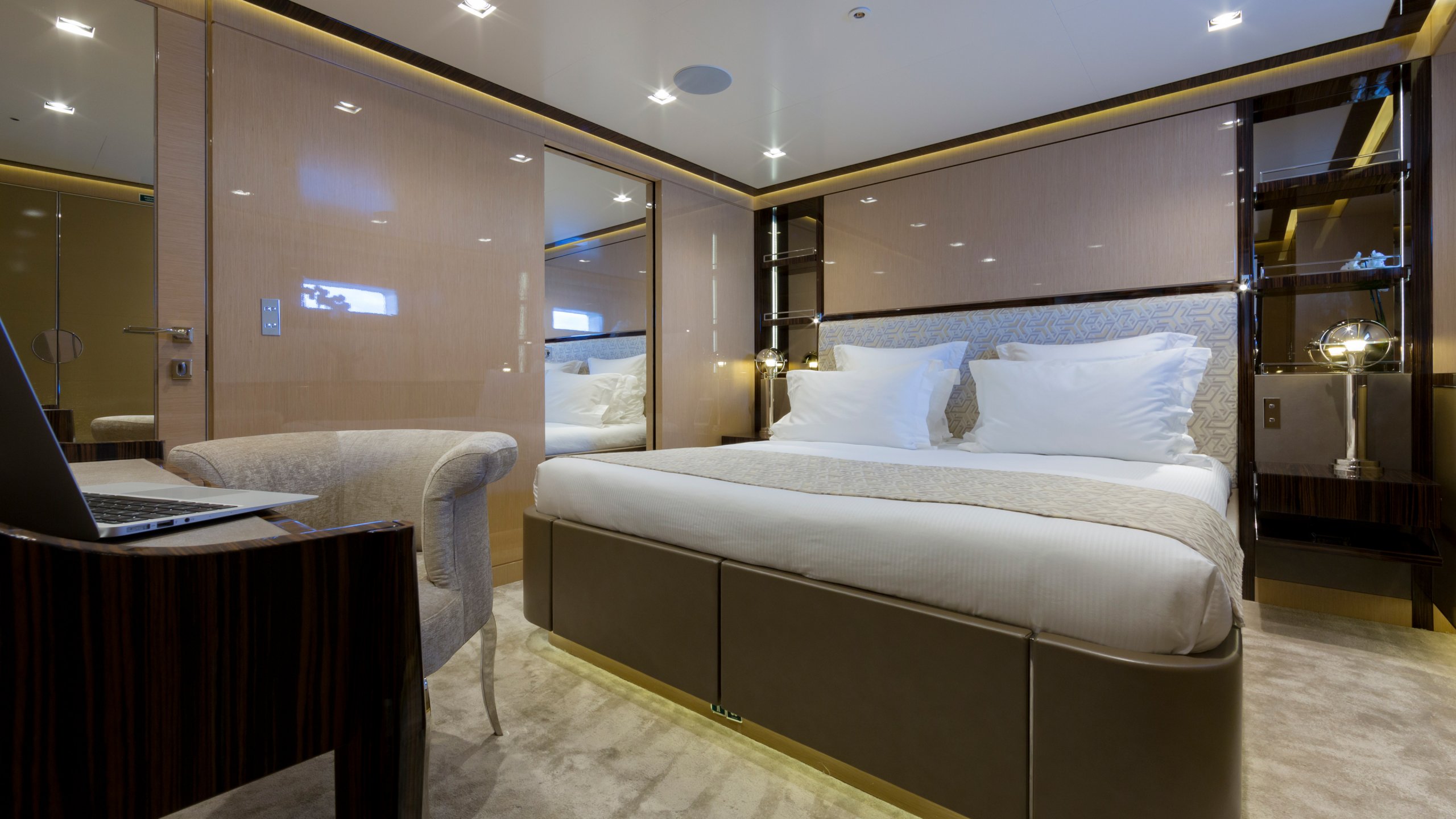 Interior - 19/35