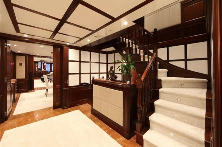 Interior - 29/35