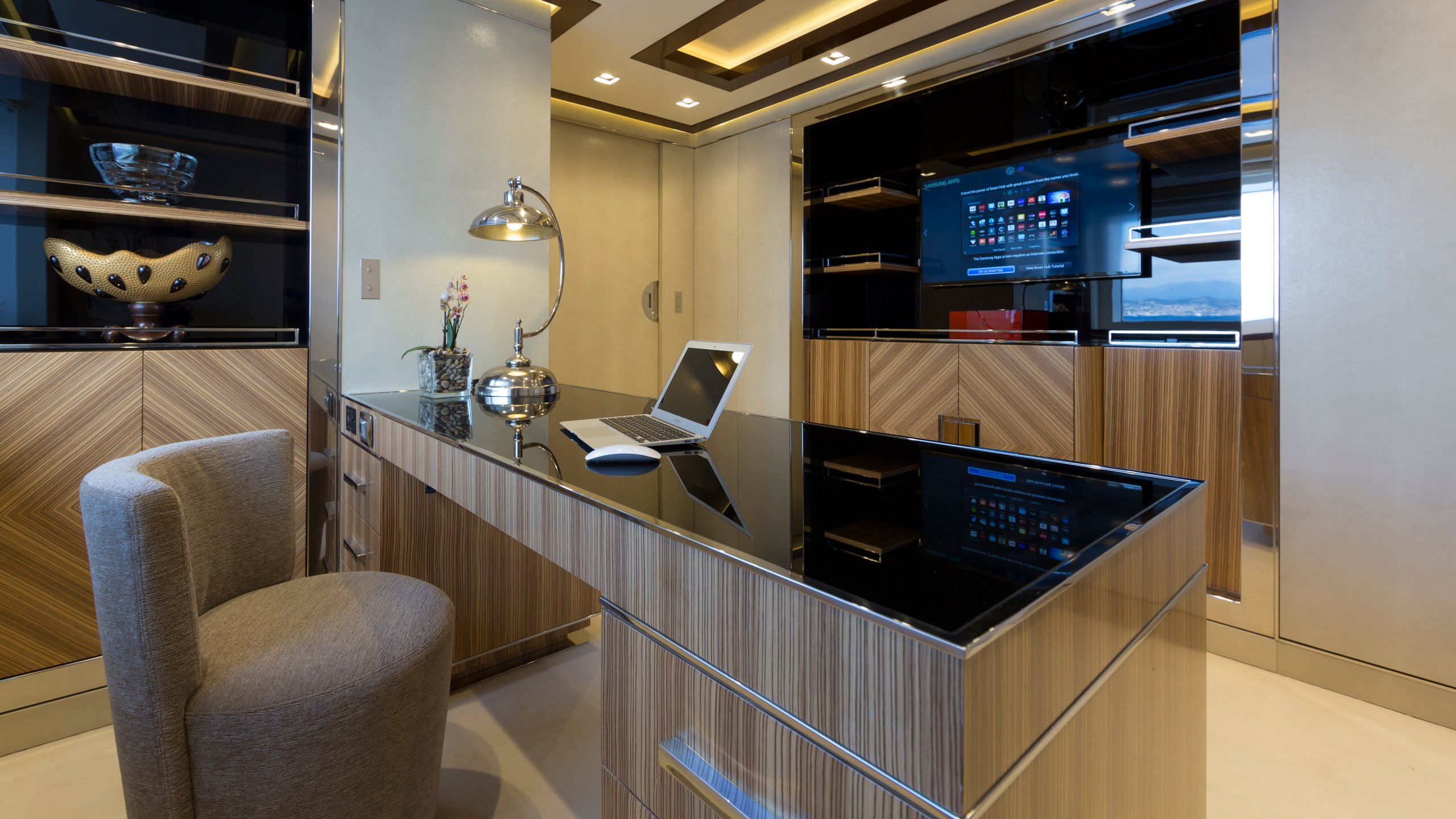 Interior - 32/35