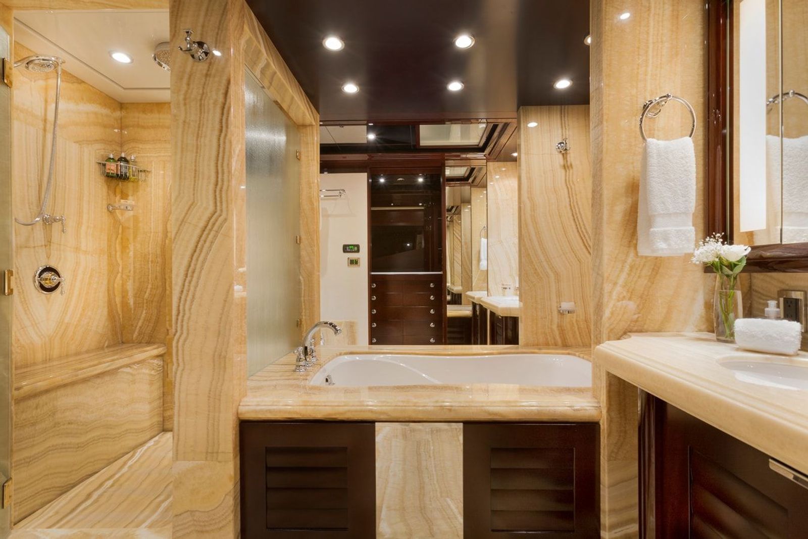 Interior - 19/22