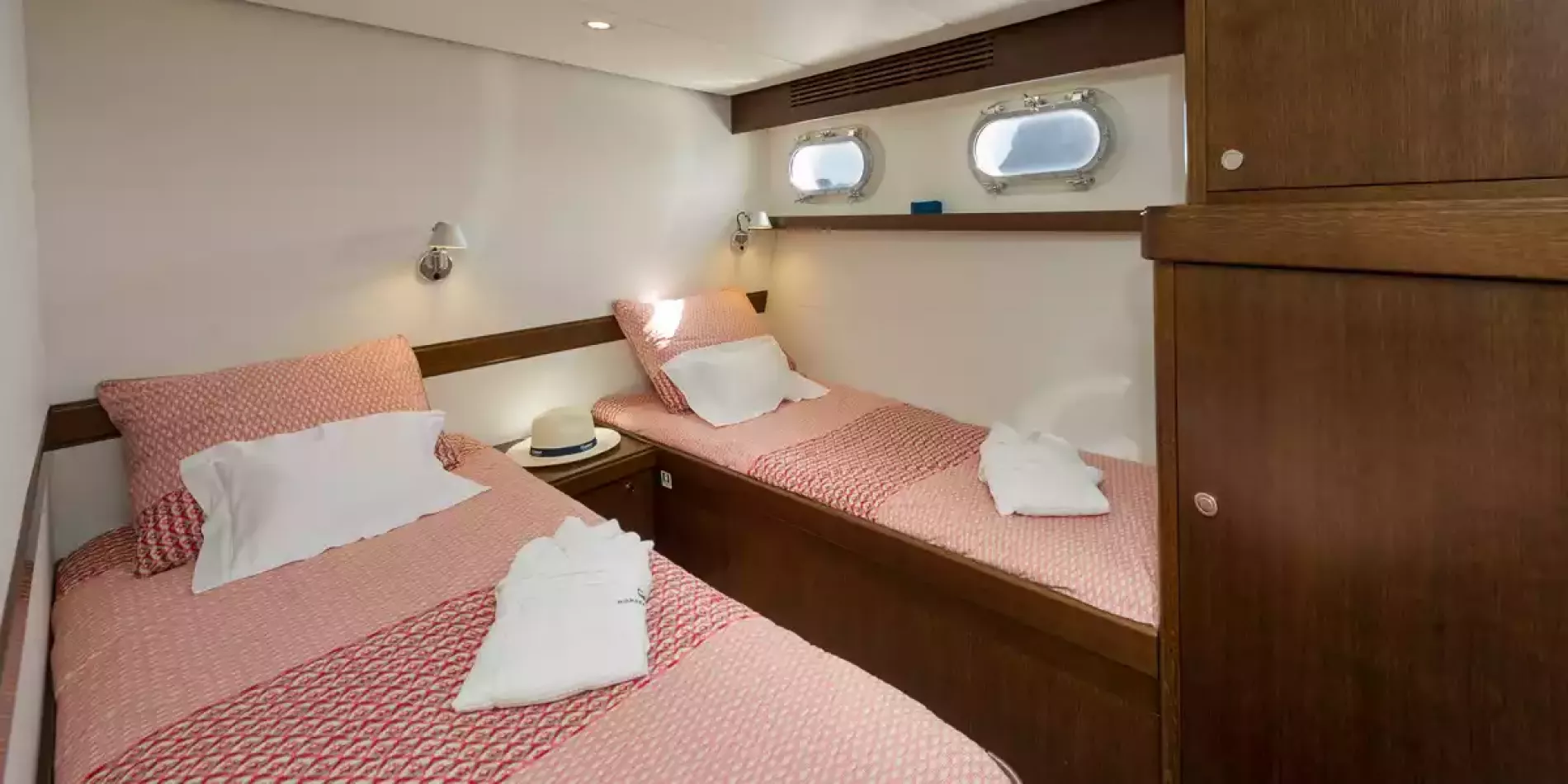 Interior - 7/12