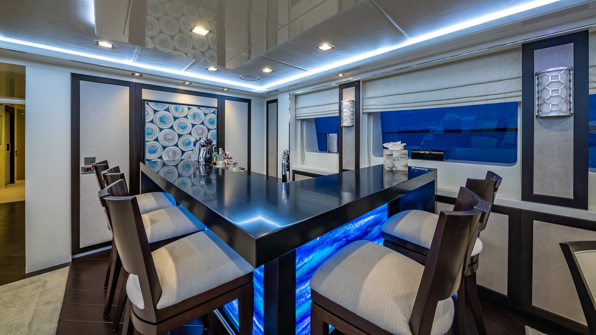 Interior - 2/35