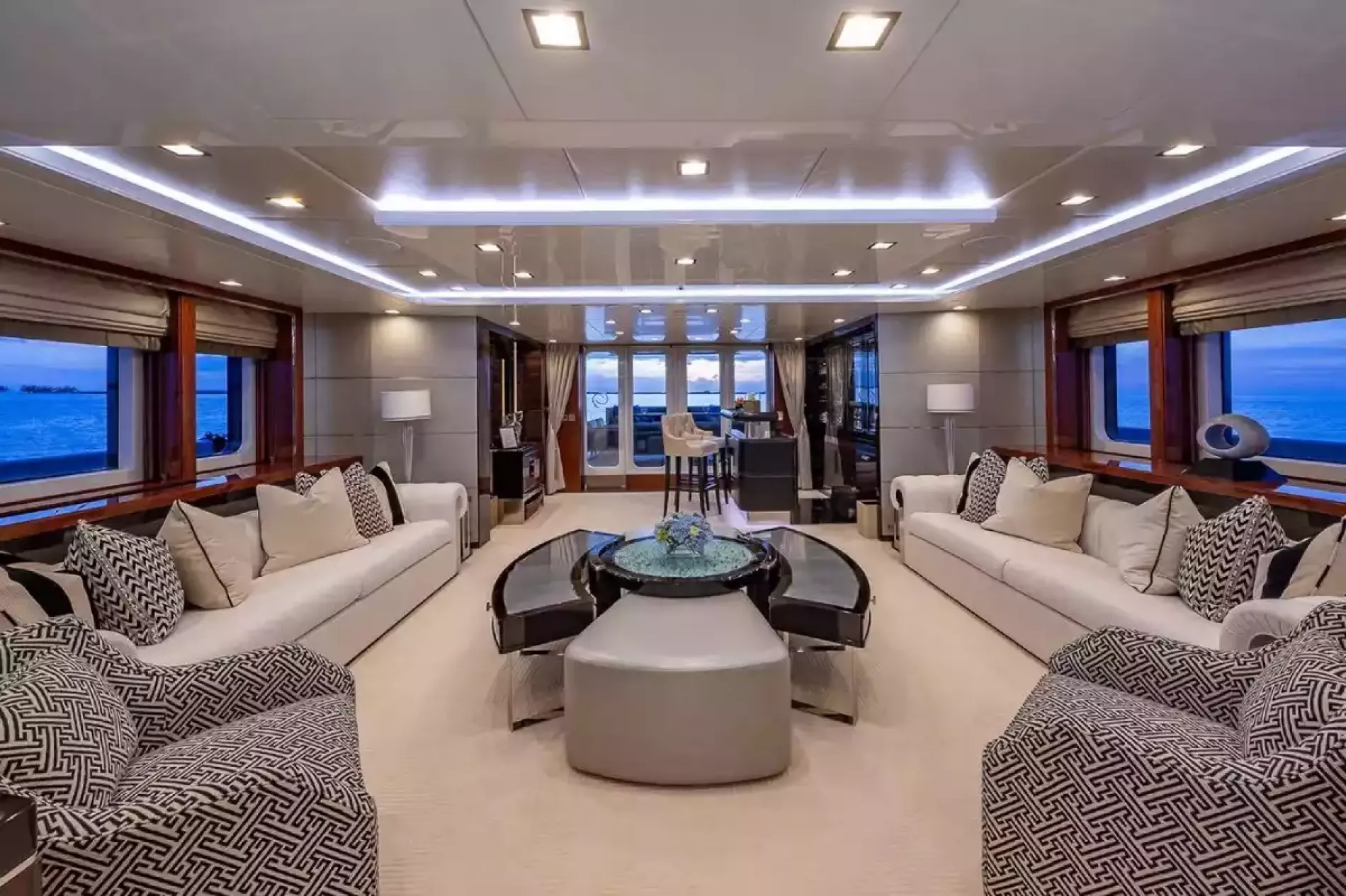 Interior - 11/35