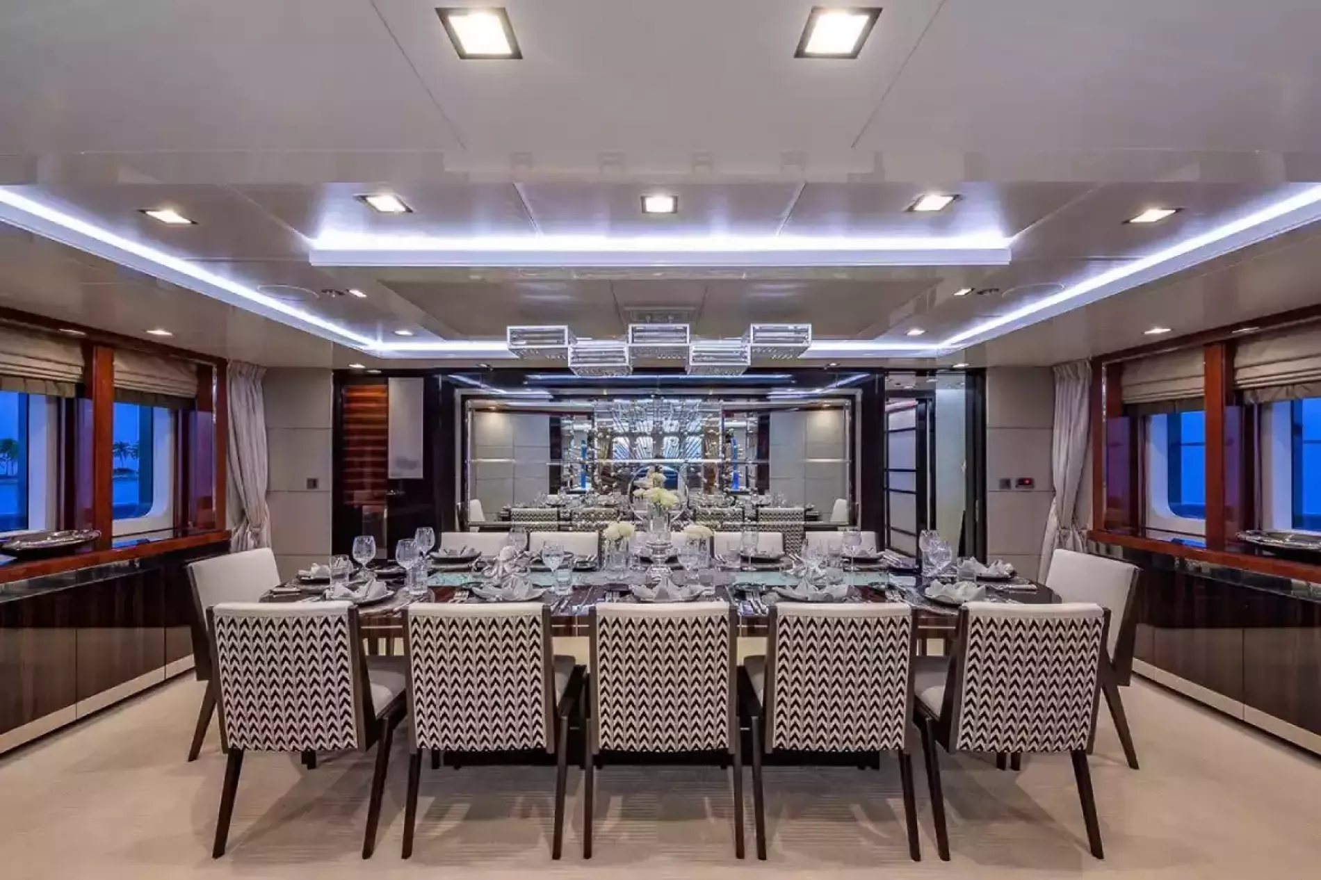 Interior - 12/35