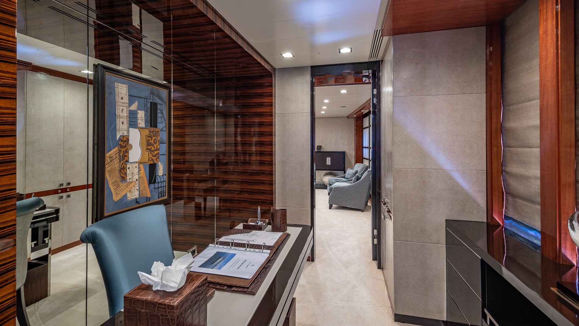 Interior - 19/35