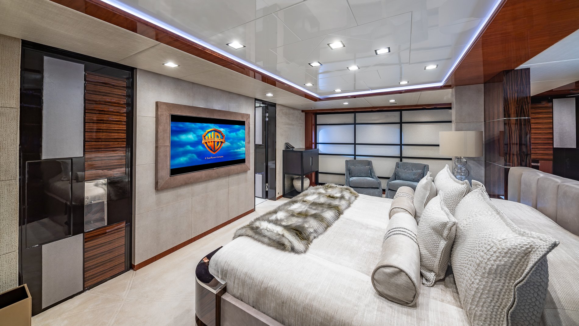 Interior - 24/35