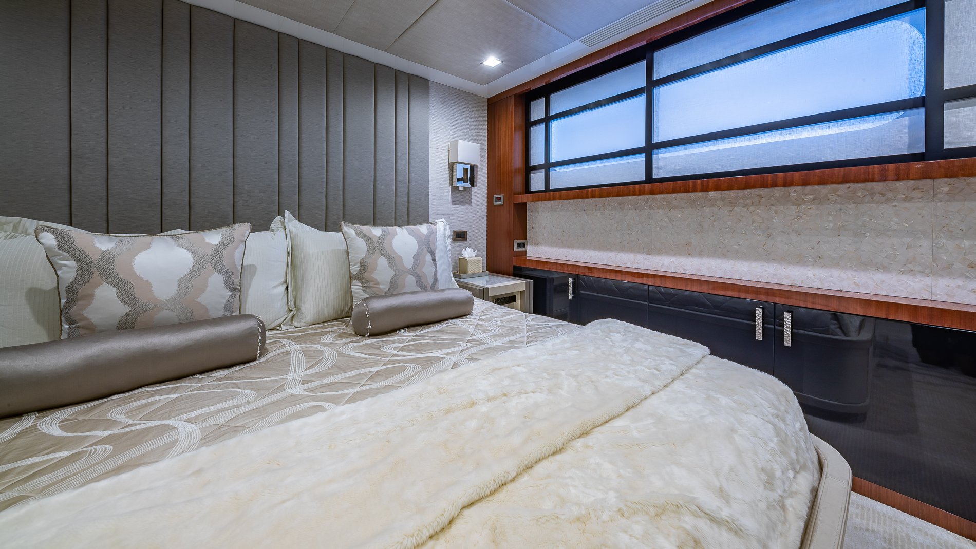 Interior - 25/35