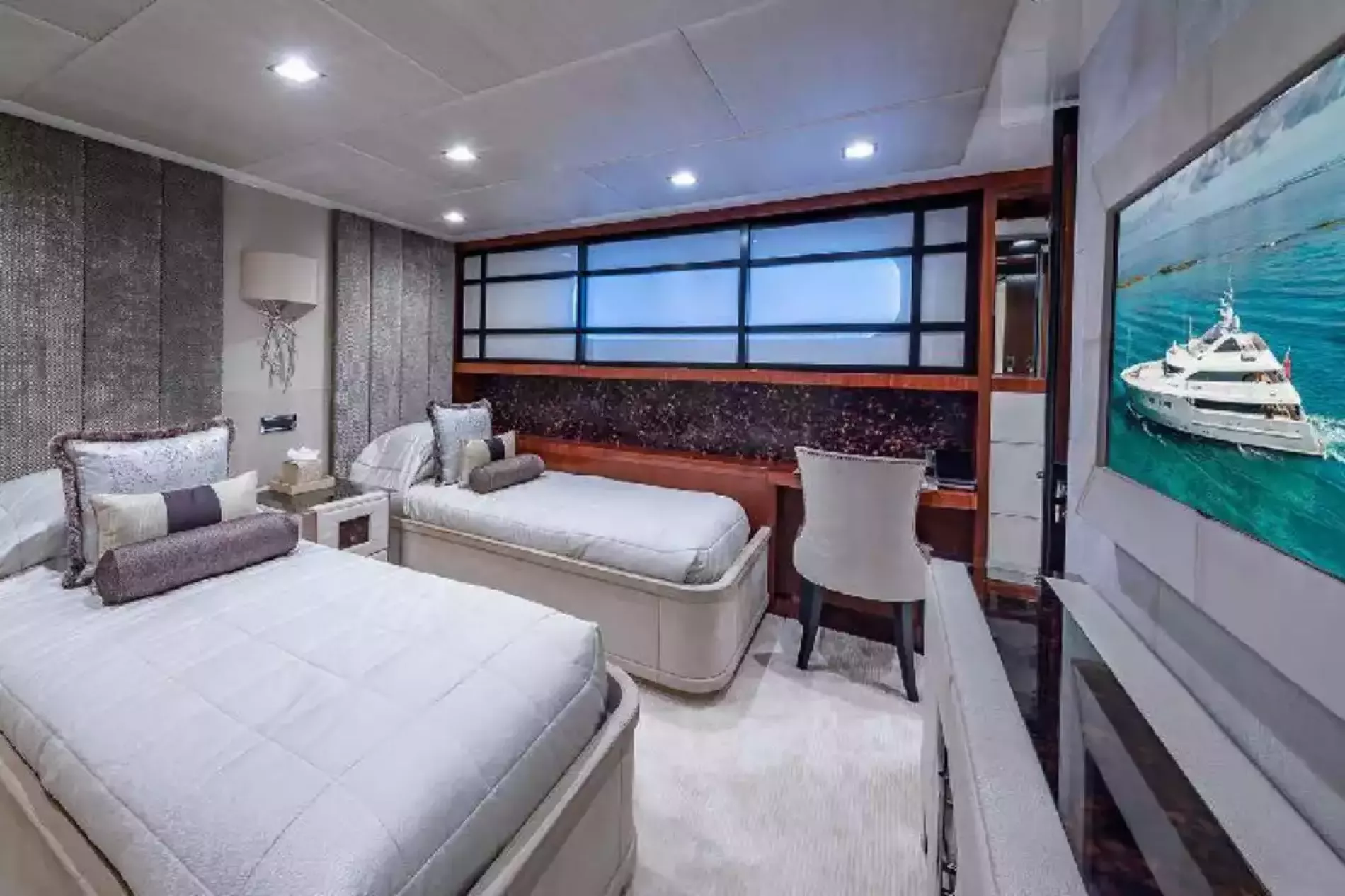 Interior - 29/35