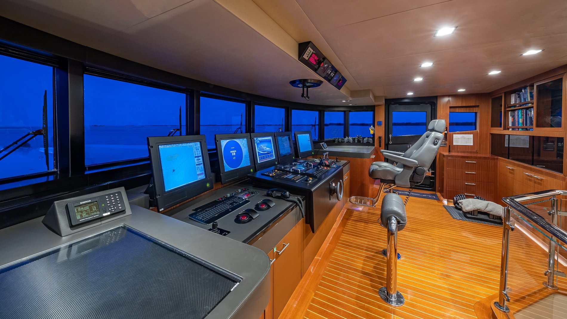 Interior - 33/35