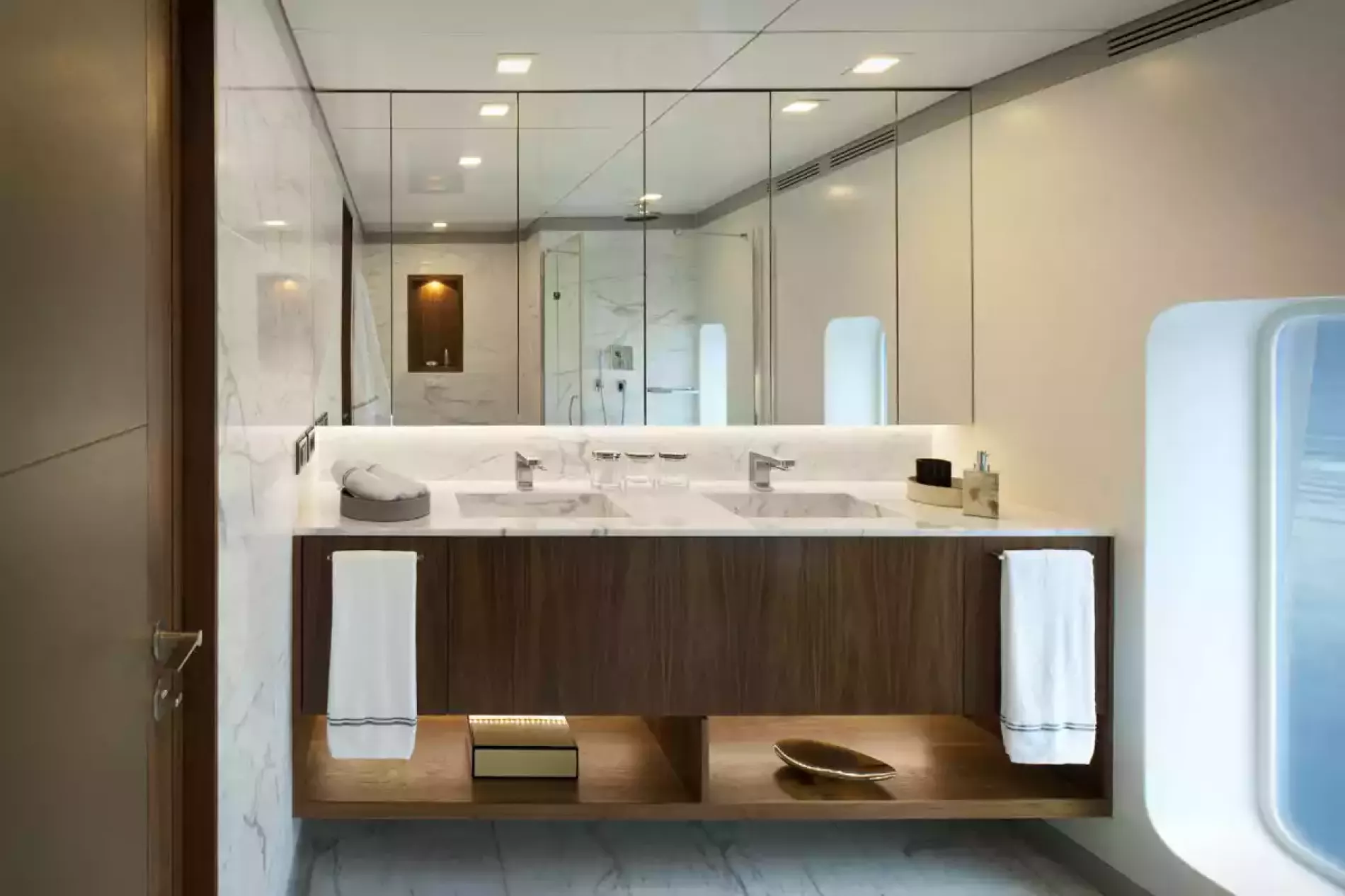 Interior - 22/25