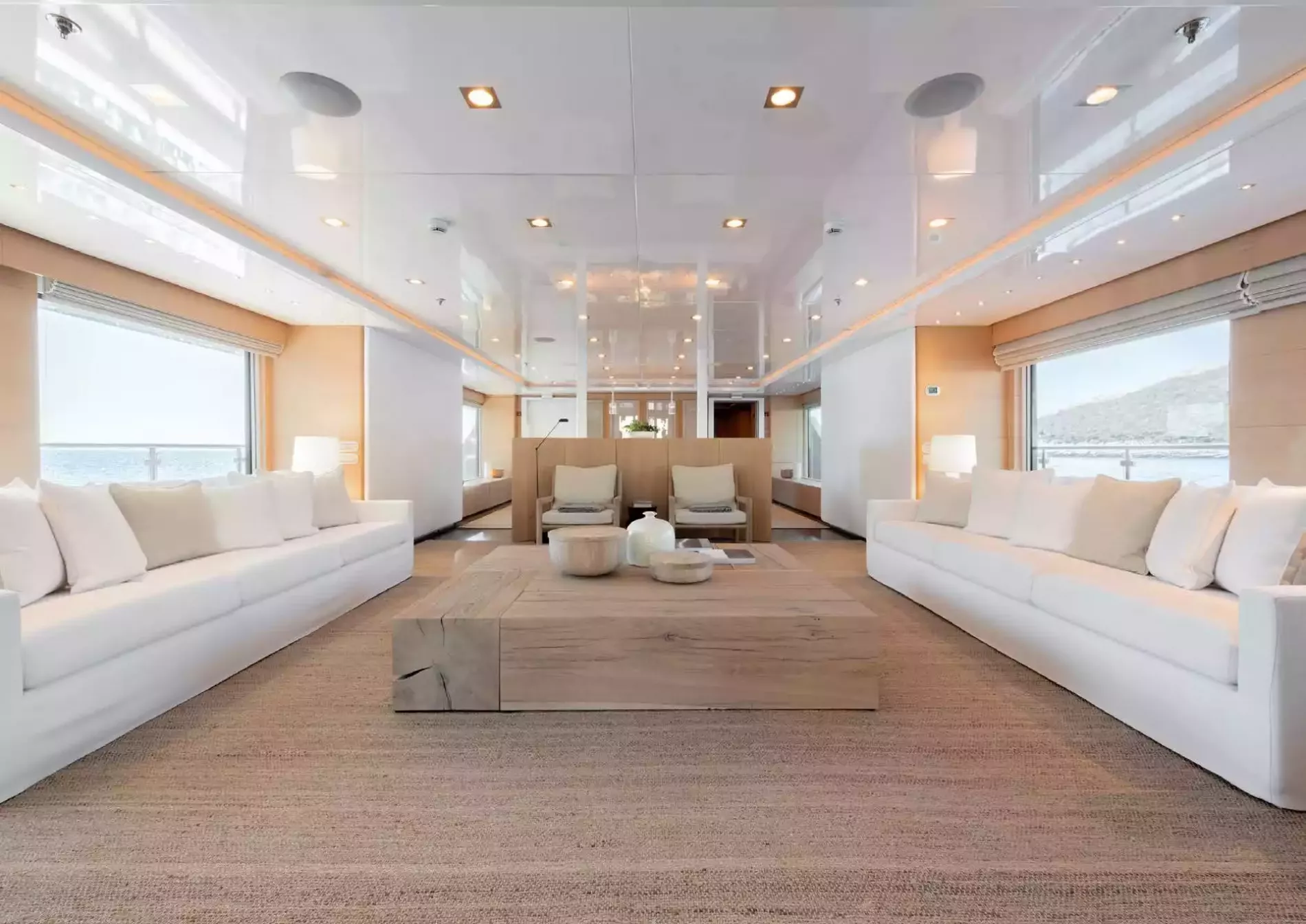 Interior - 0/10