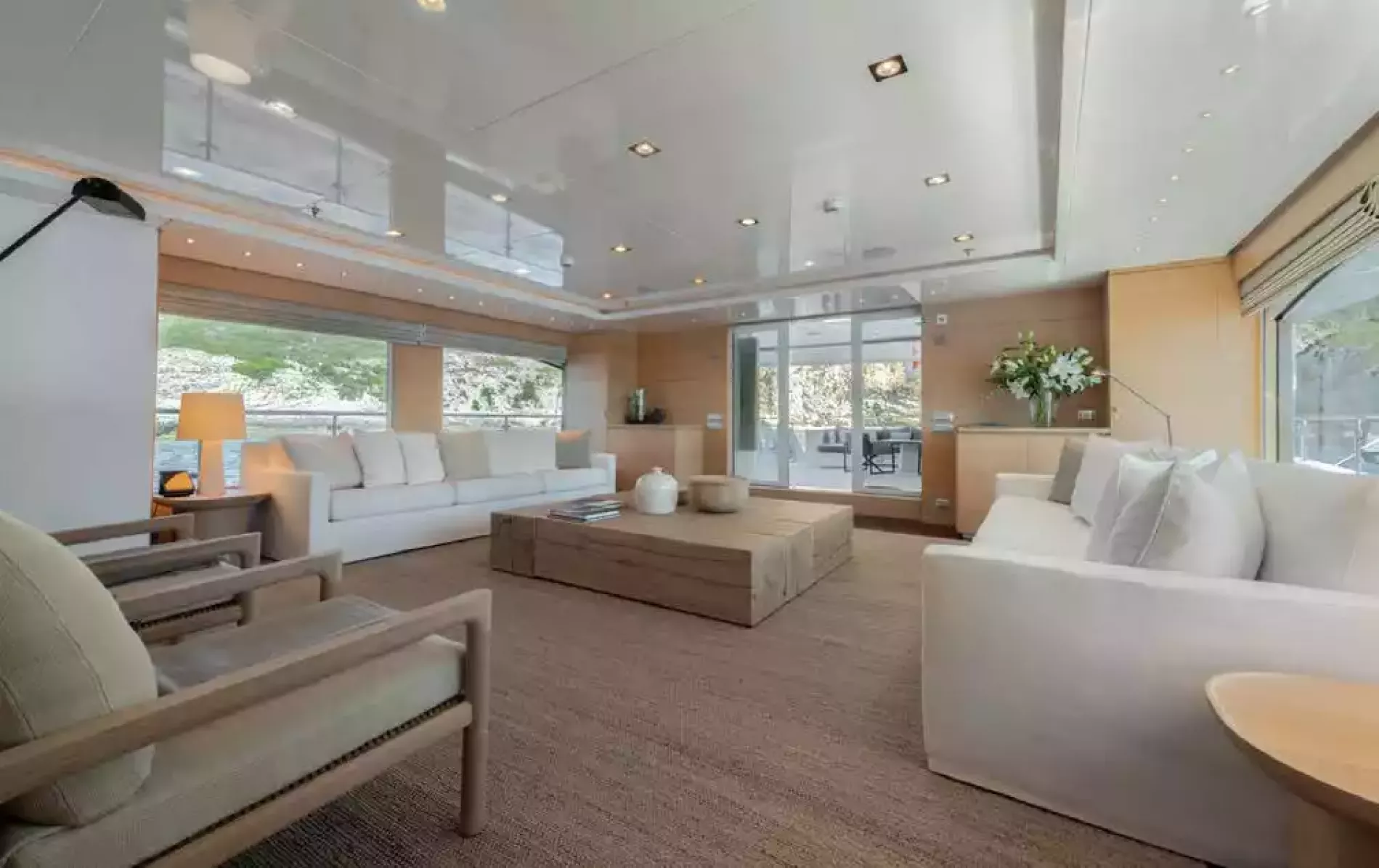 Interior - 2/10