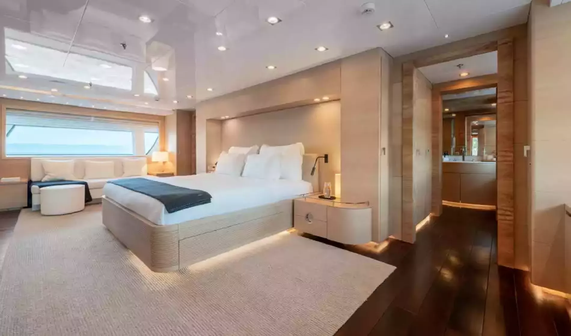 Interior - 5/10