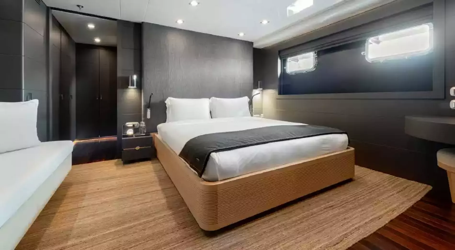 Interior - 7/10