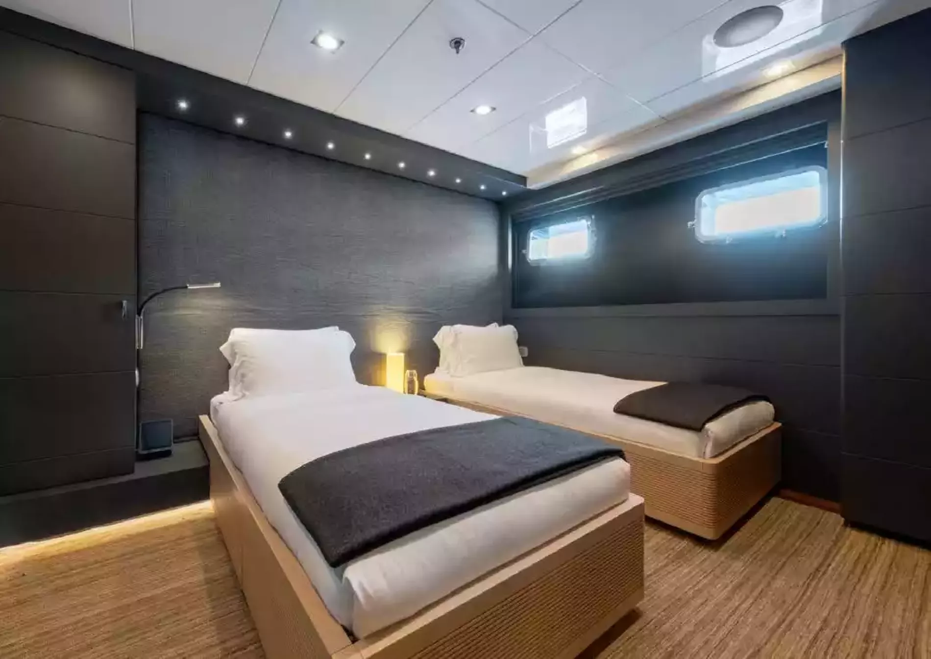 Interior - 8/10