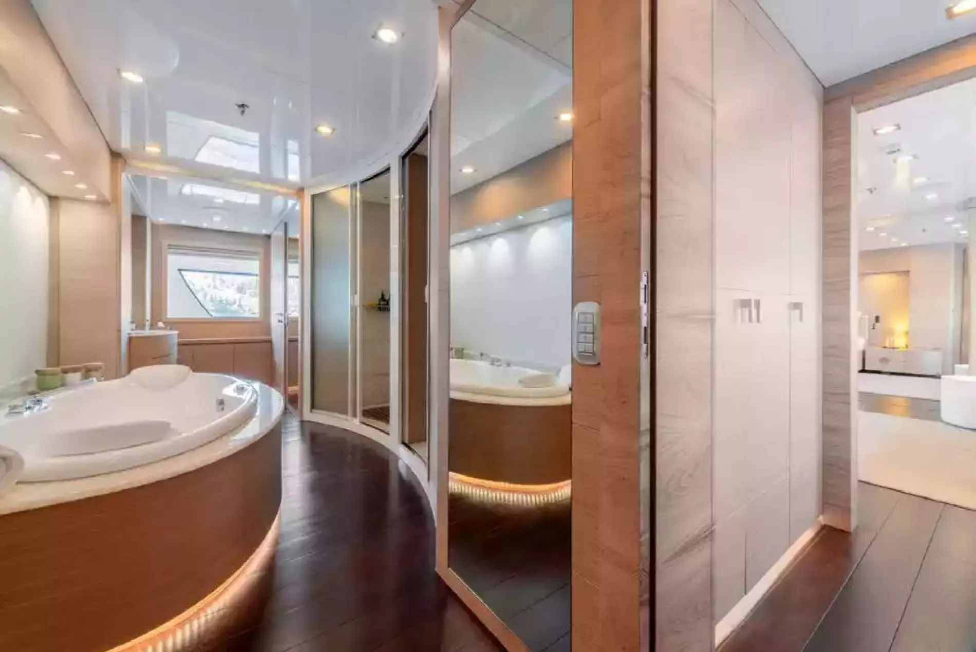 Interior - 9/10