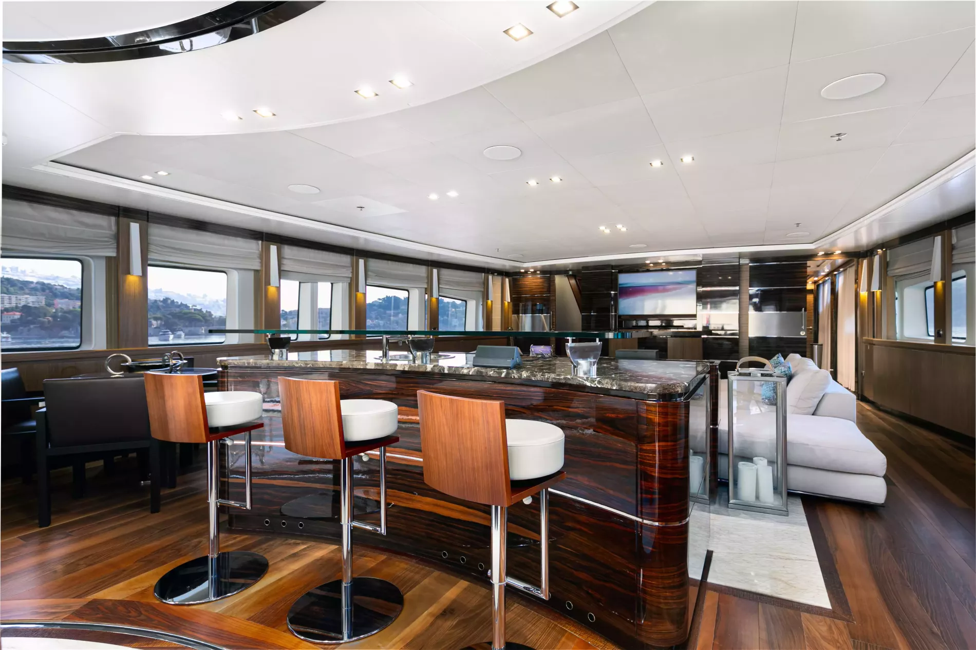 Interior - 3/33
