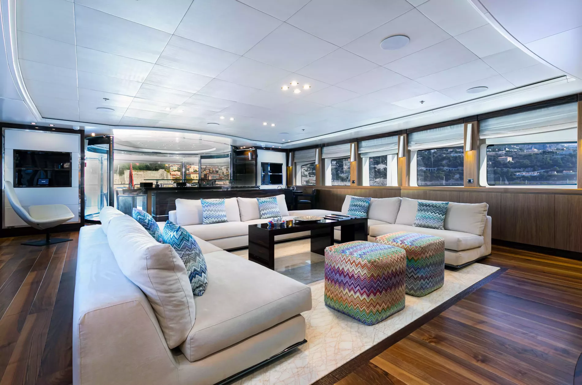 Interior - 4/33