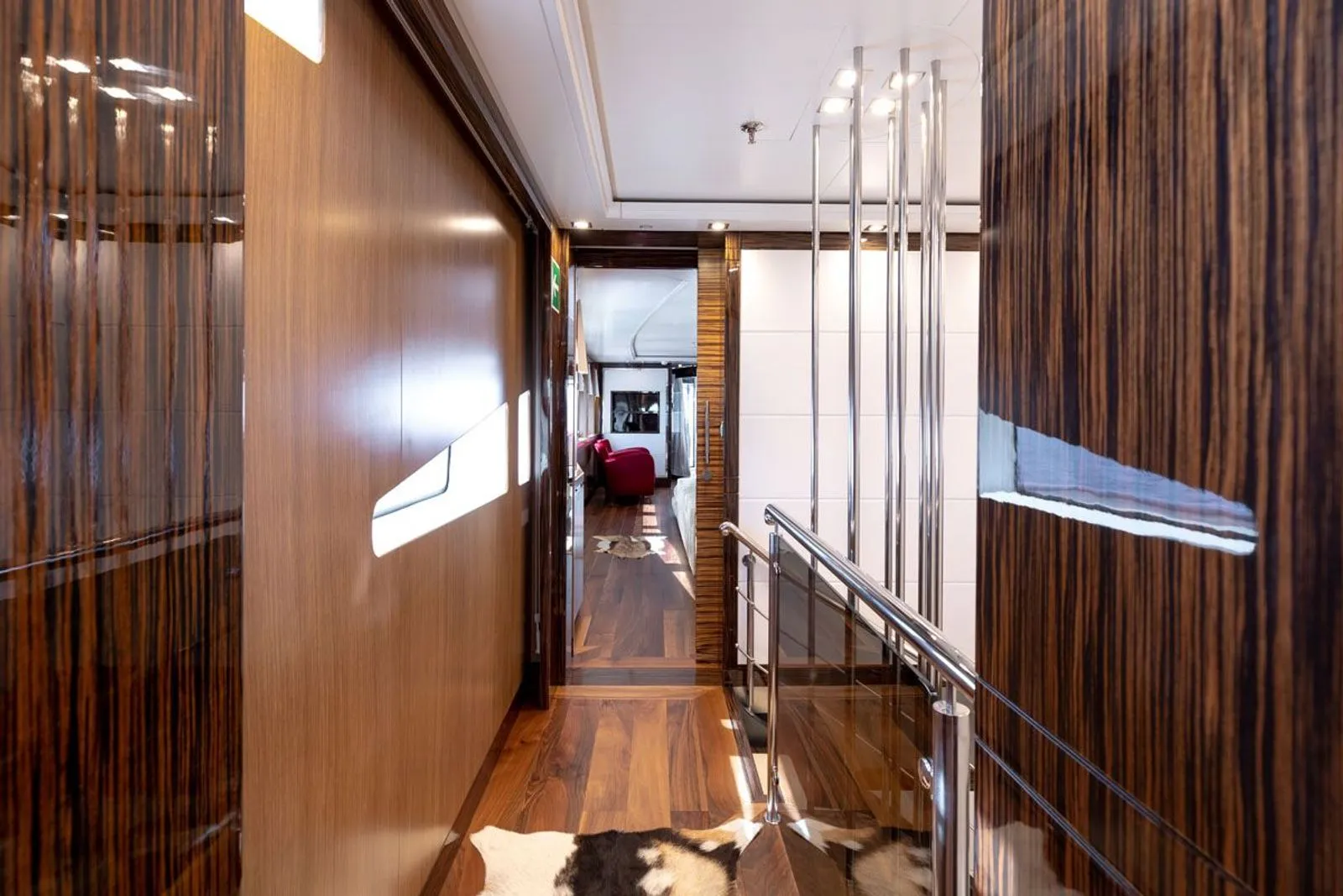 Interior - 13/33