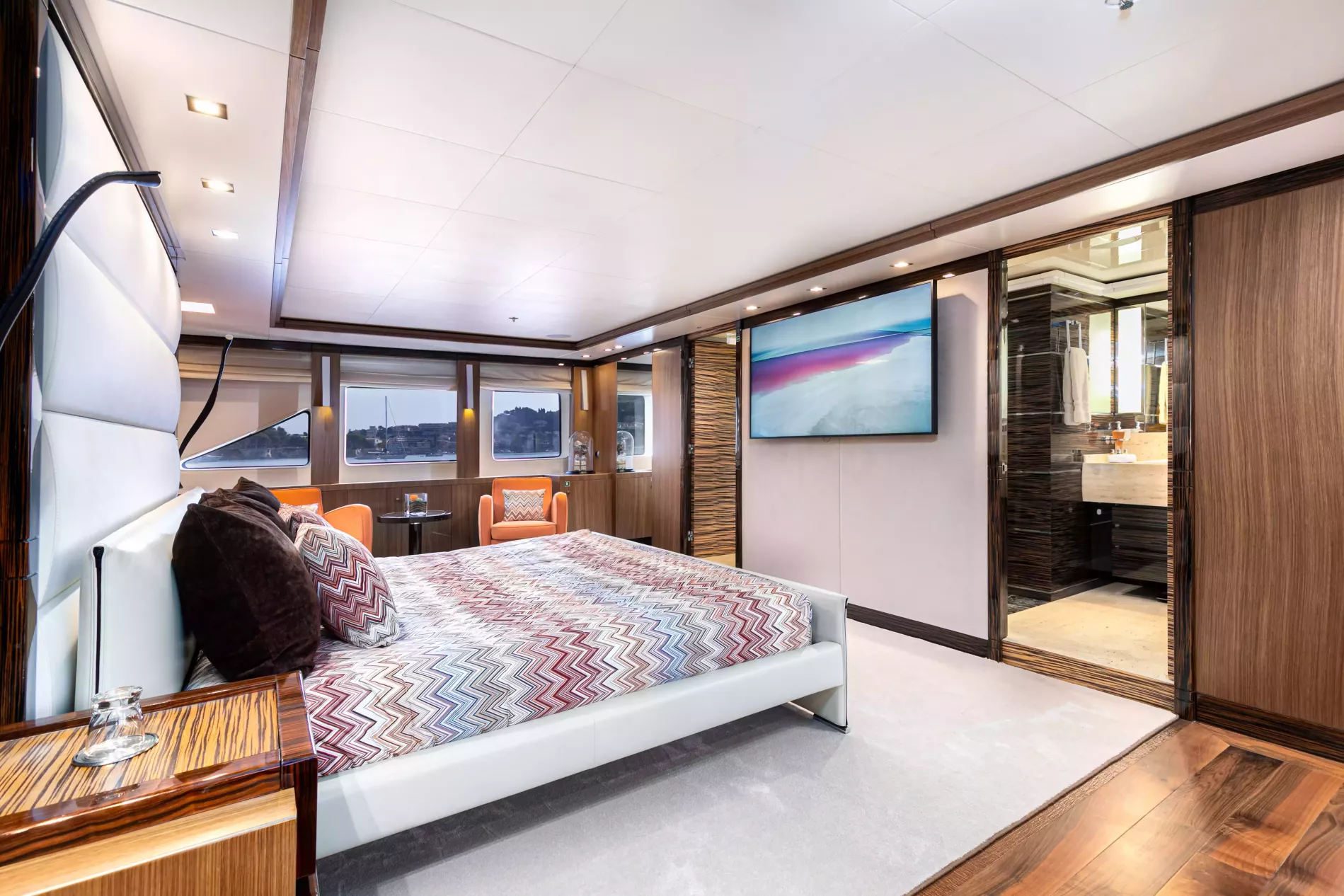 Interior - 16/33