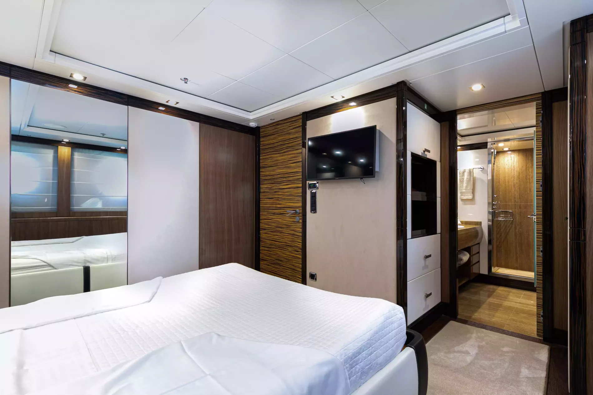 Interior - 23/33