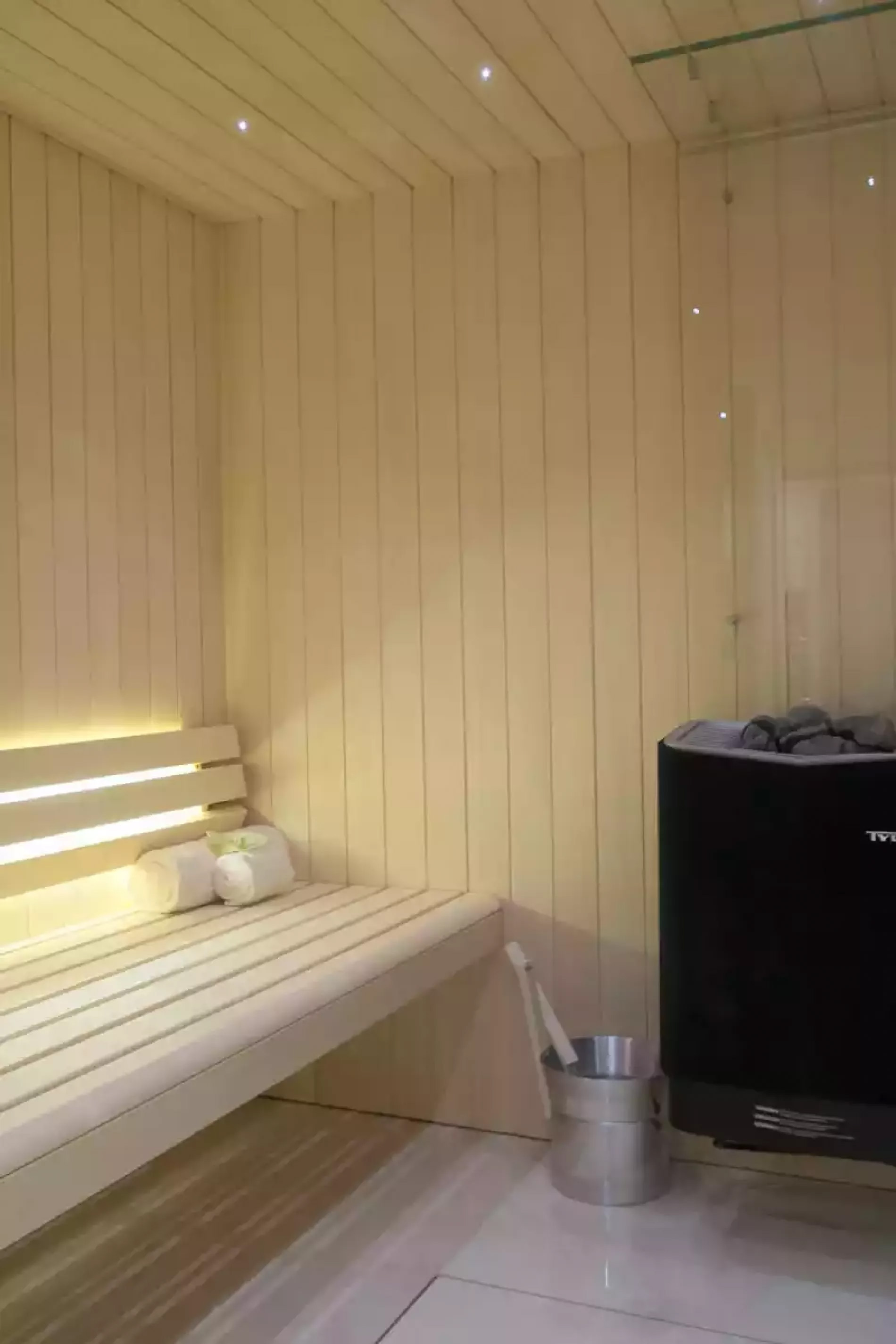 Interior - 25/28