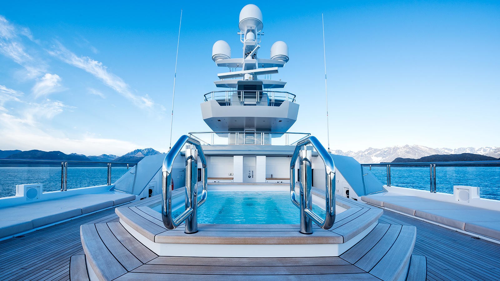 Exterior - 25/34