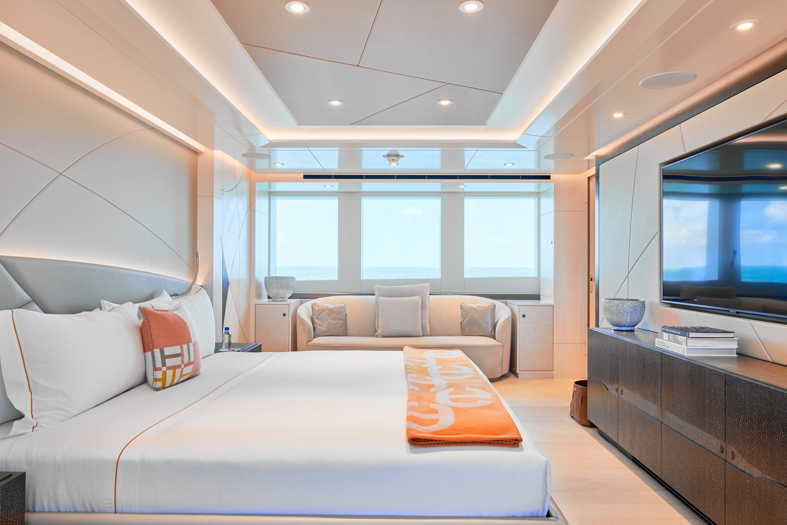 Interior - 18/25