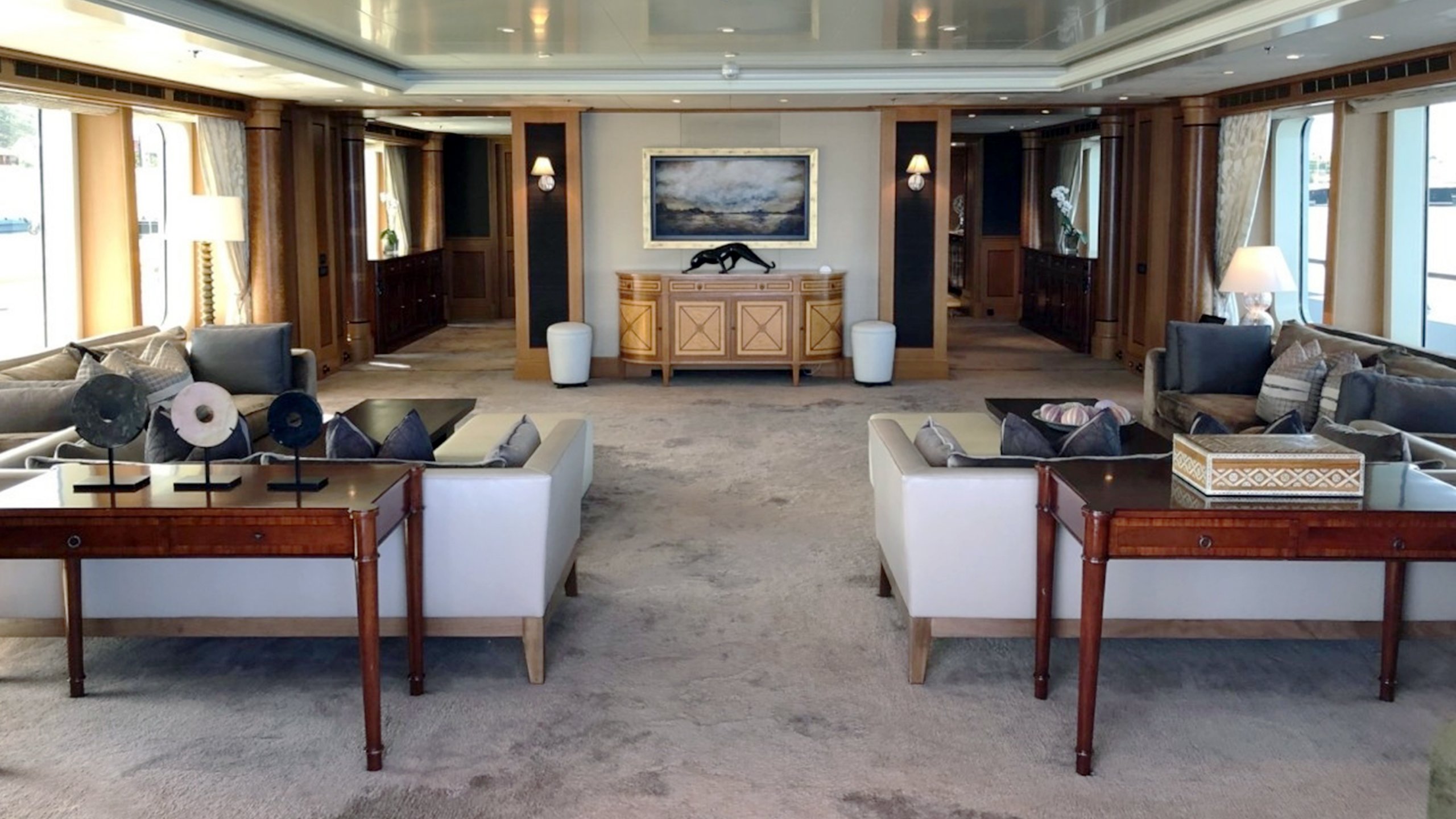Interior - 4/31