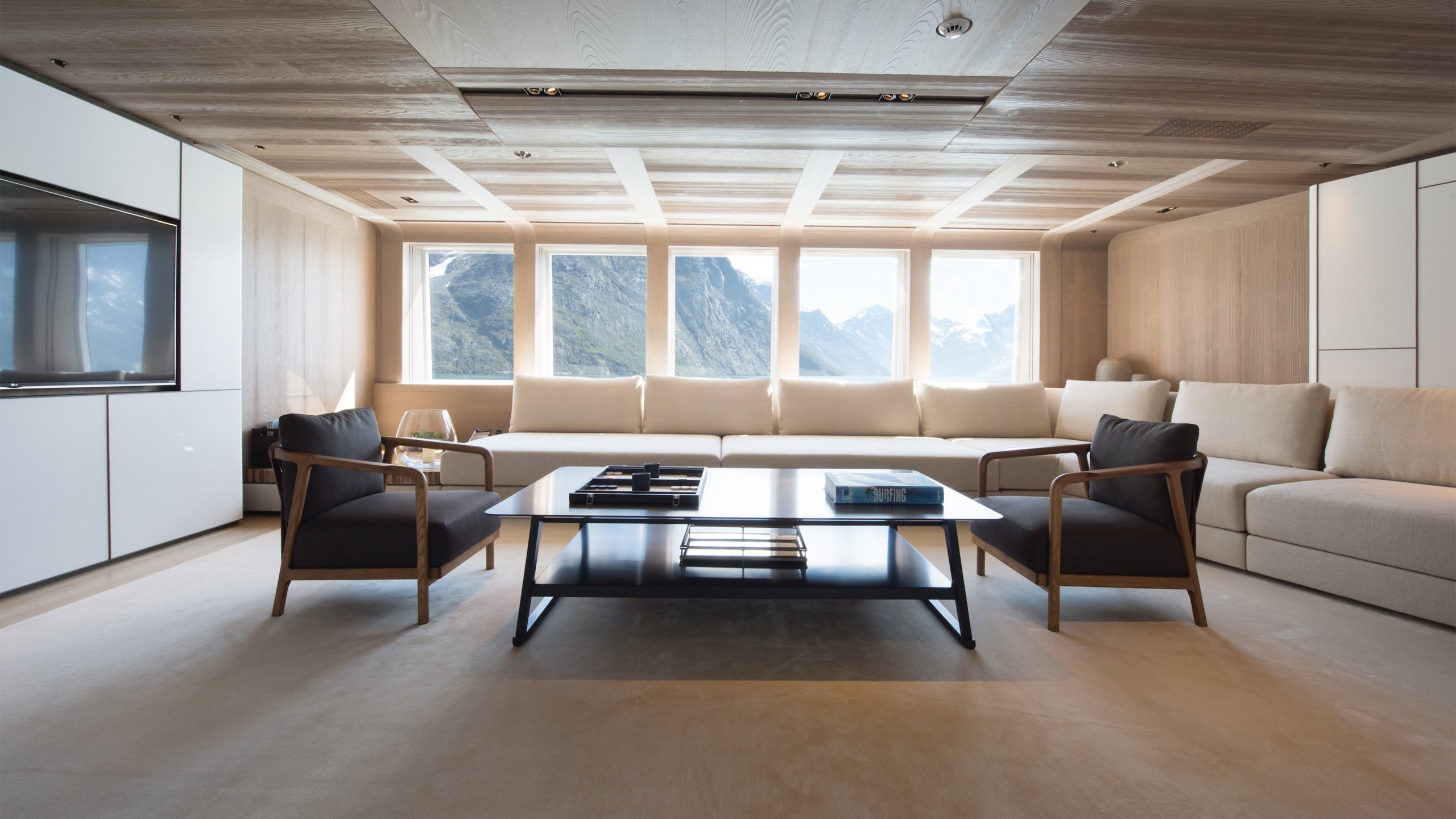 Interior - 8/40