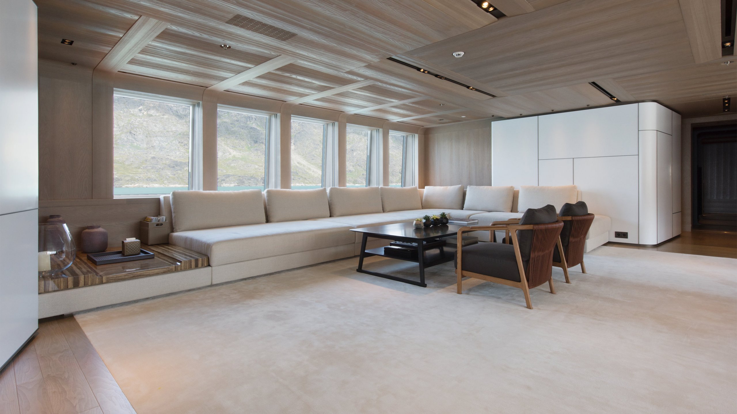 Interior - 10/40