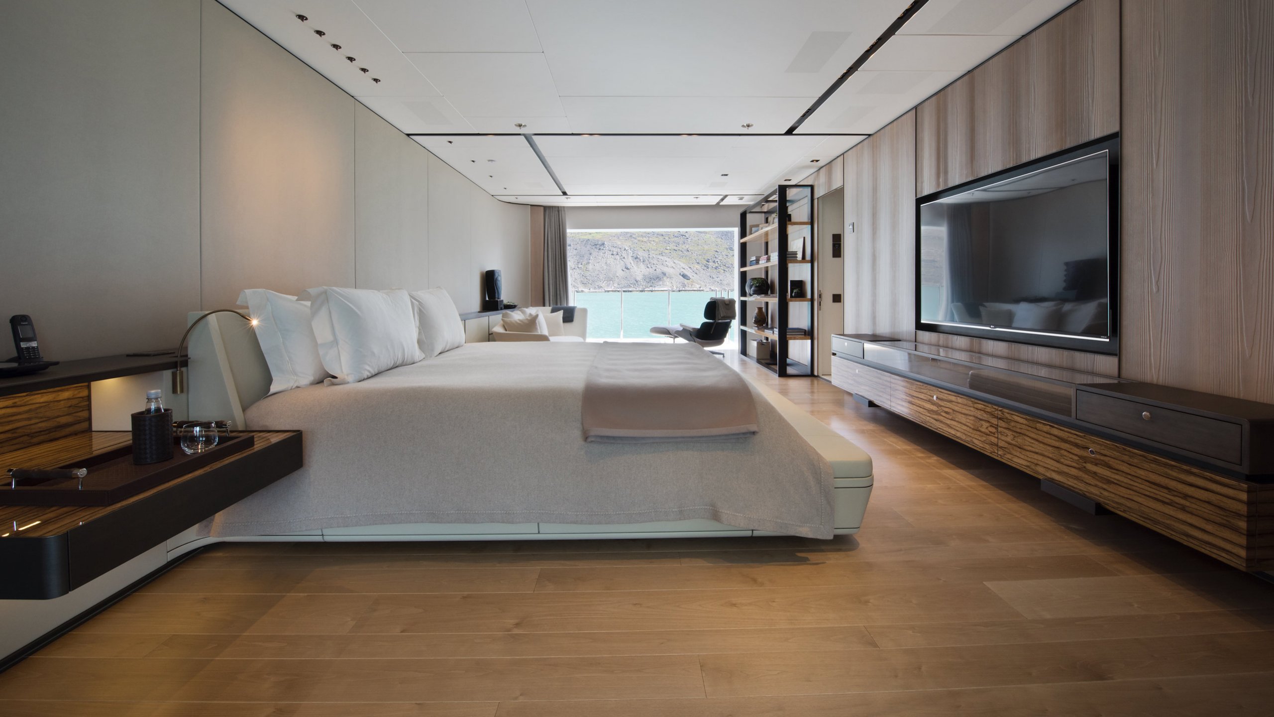 Interior - 17/40