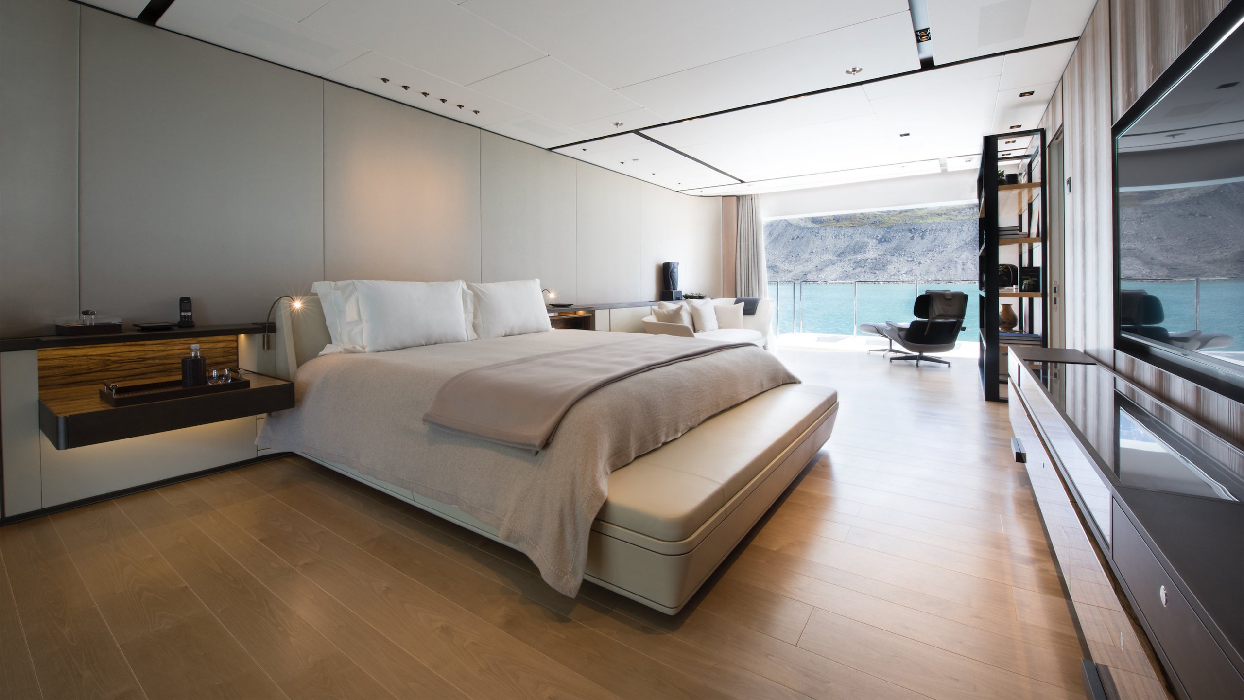 Interior - 18/40