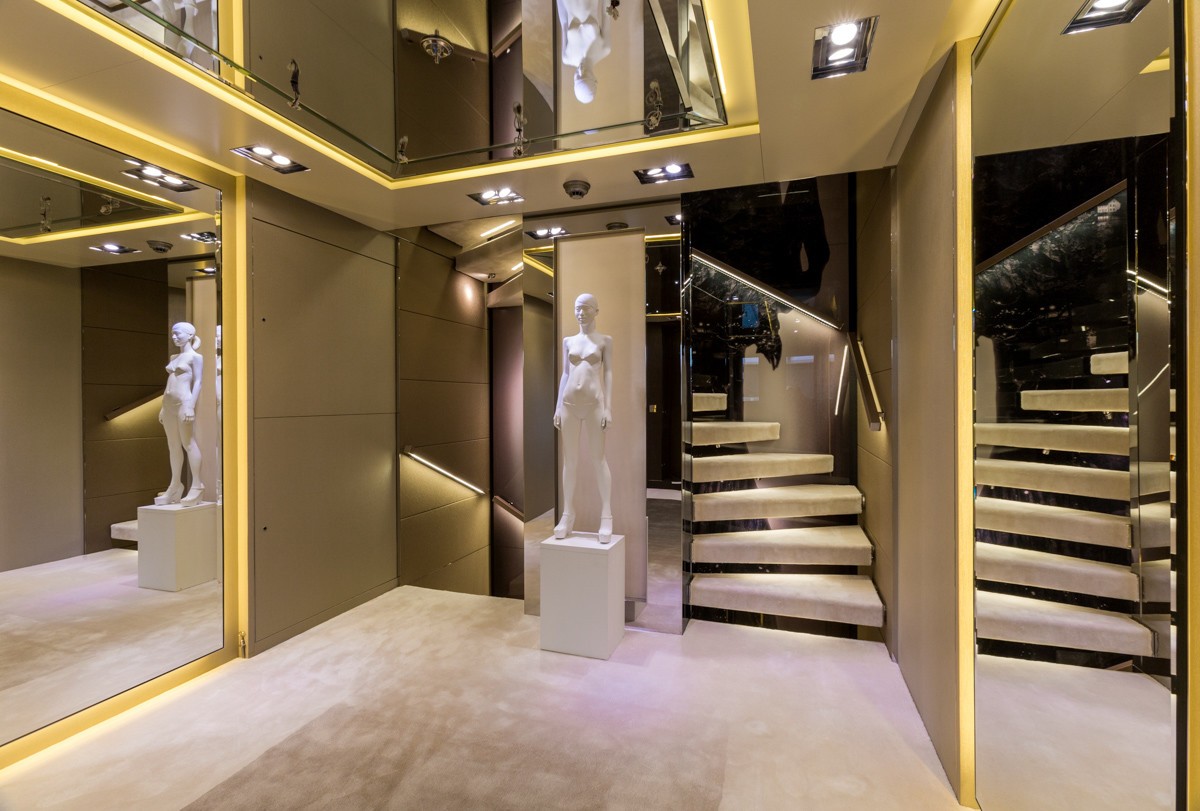 Interior - 64/71