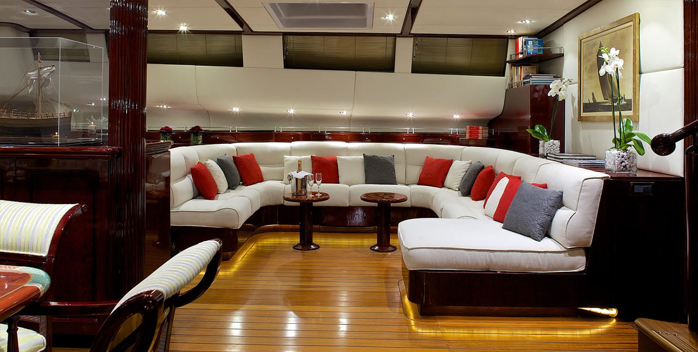 Interior - 2/11