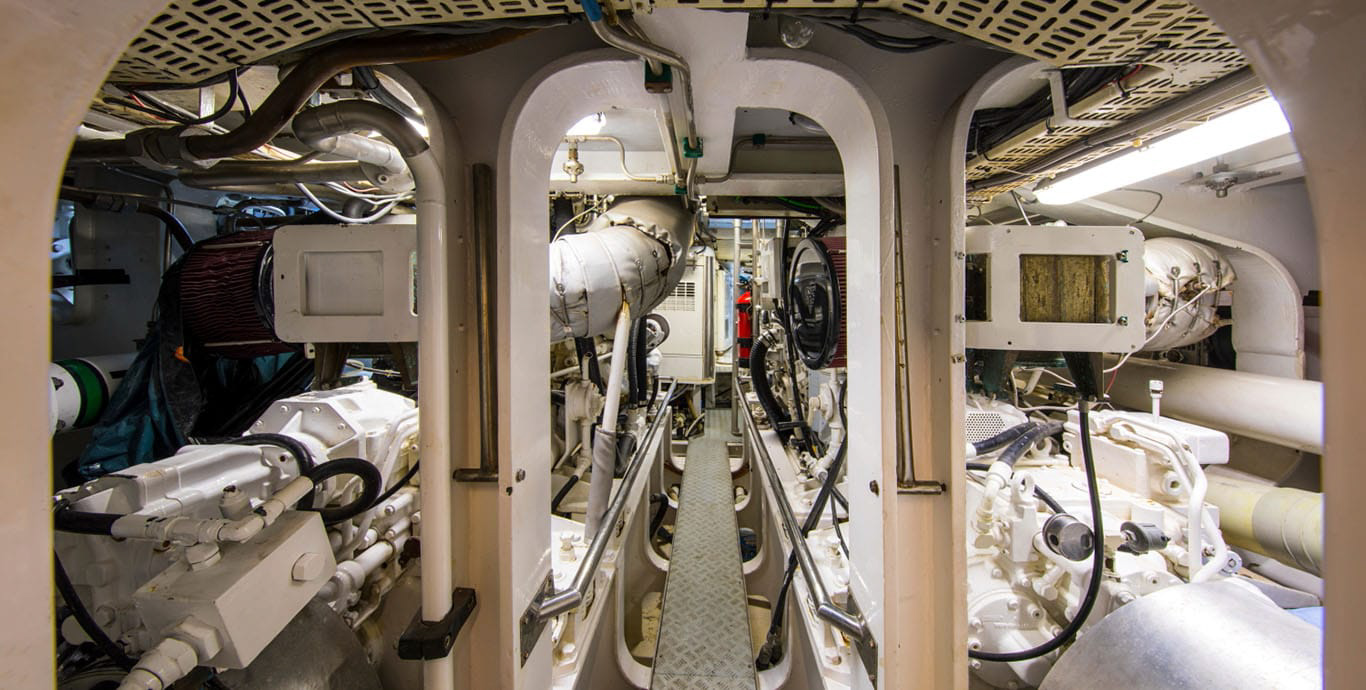Interior - 27/28