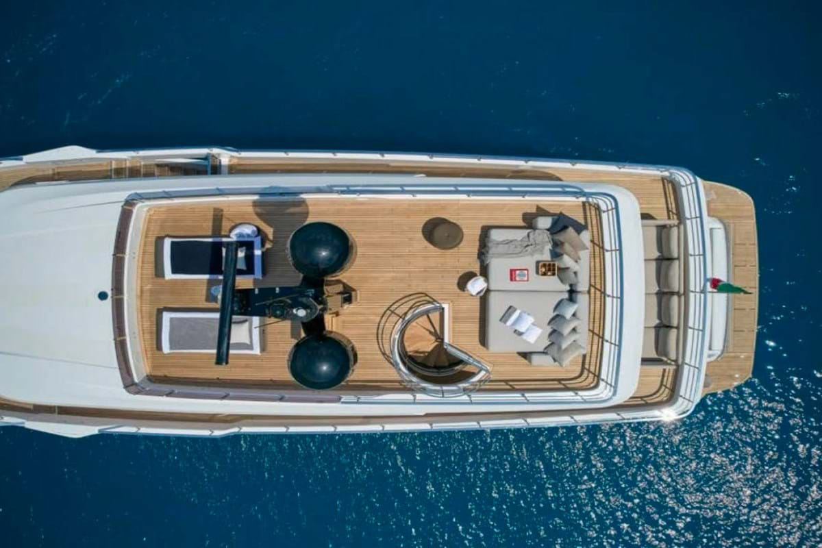 Exterior - 1/8