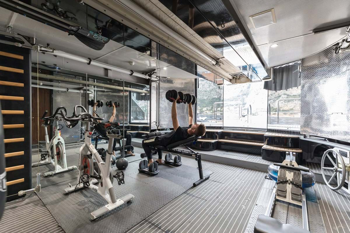 Interior - 26/27