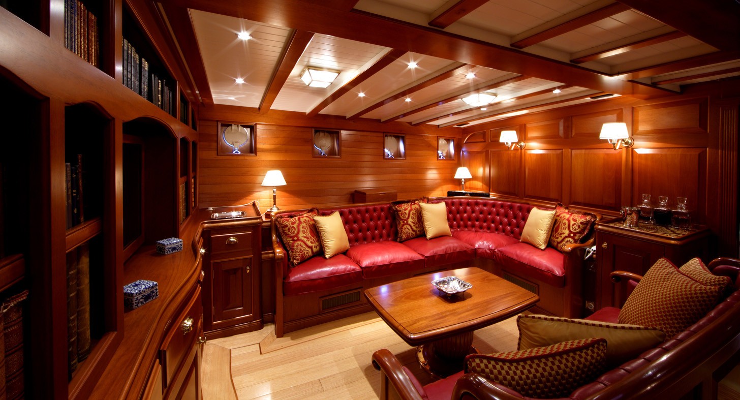 Interior - 0/11