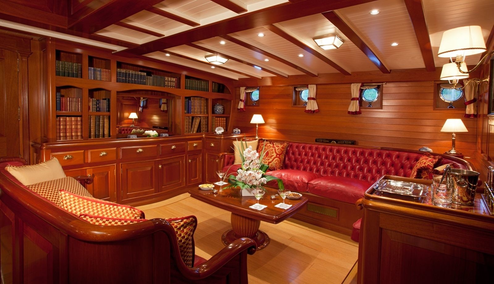 Interior - 1/11