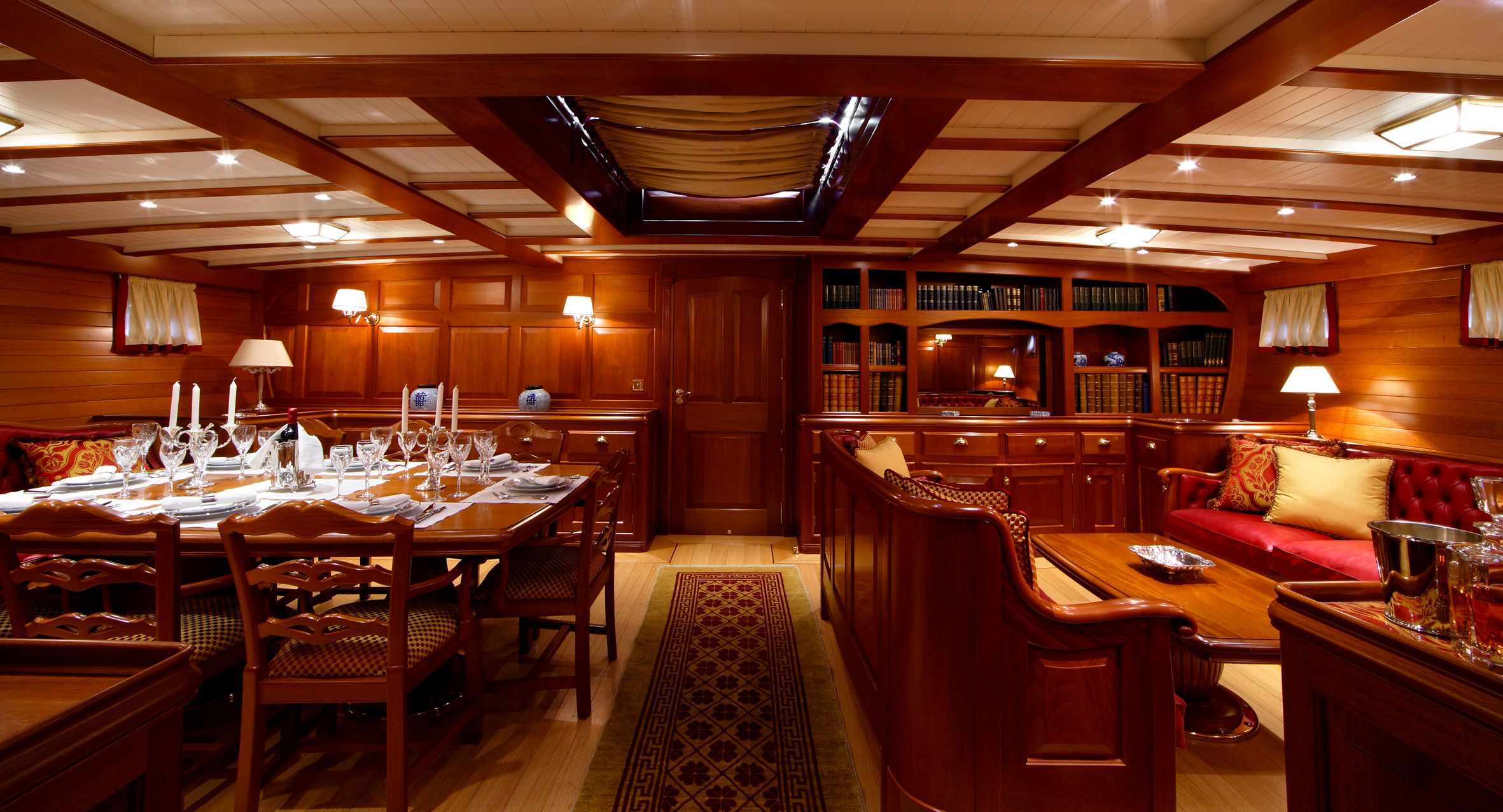 Interior - 2/11